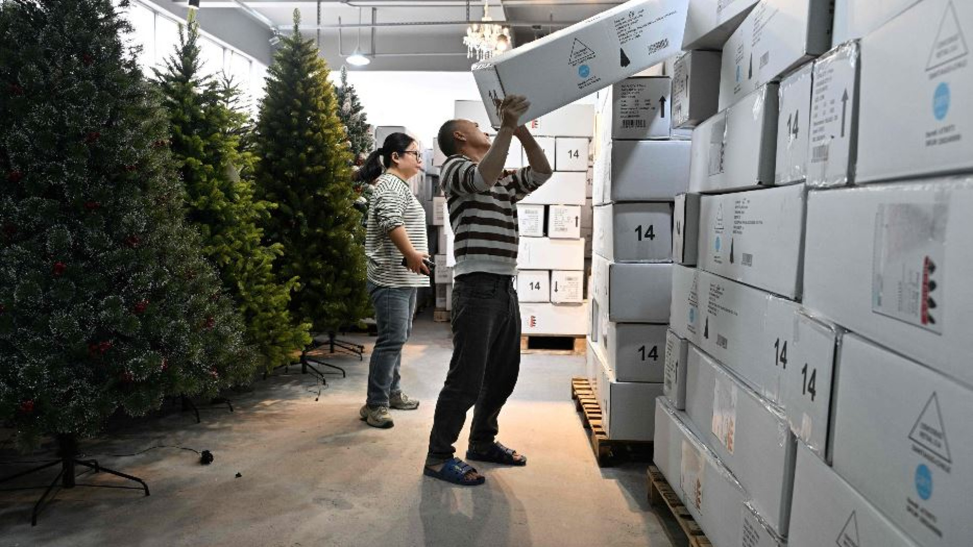 Immagine di Arriva la risposta della Cina ai dazi Usa, dollaro ai minimi