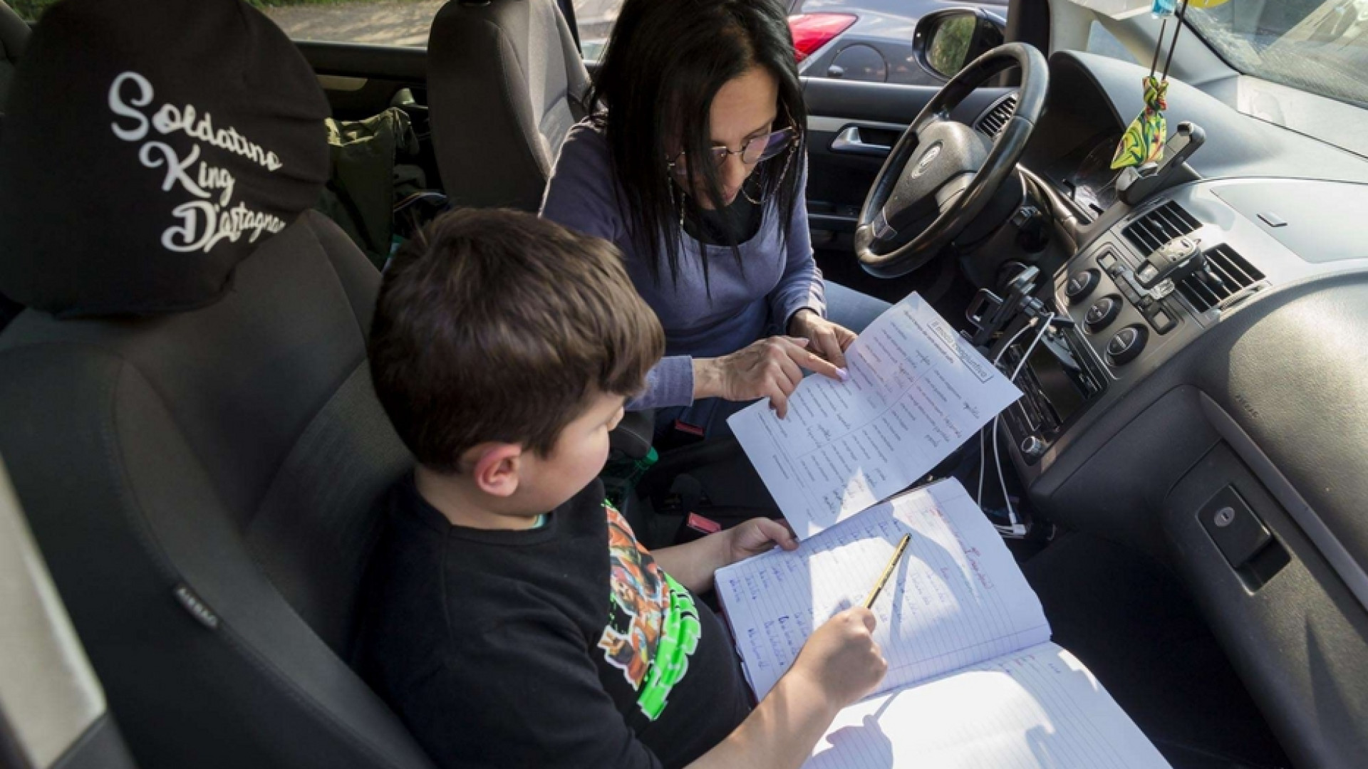 Immagine di Sei milioni le mamme "equilibriste" tra figli e lavoro. Precario o assente