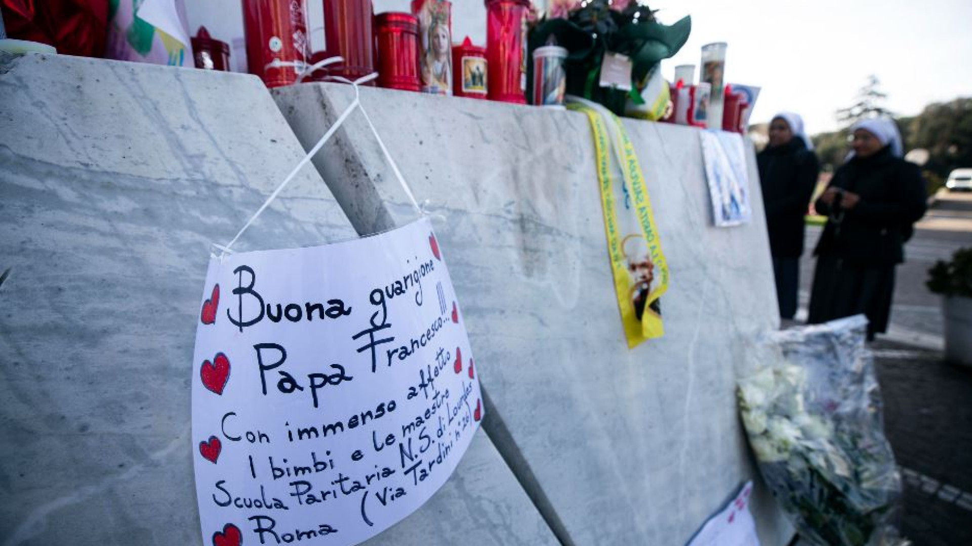 Immagine di Notte tranquilla per il Papa. «Condizioni stabili»