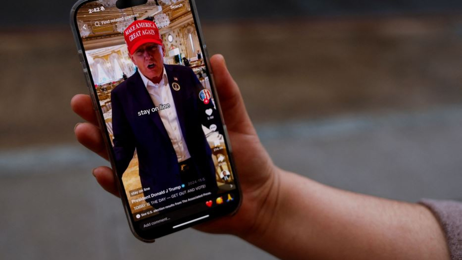 Immagine di Il piano di Trump da 500 miliardi su IA. E l'assist a Musk per TikTok