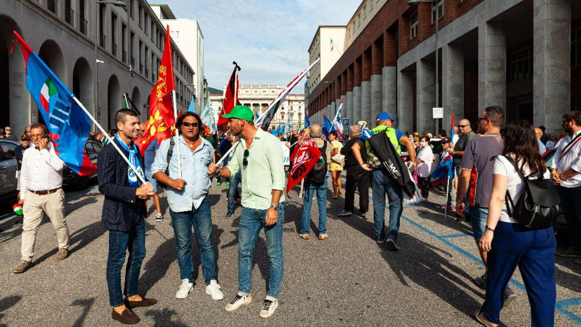 Immagine di L'industria in crisi, la mobilitazione, il vescovo: cosa succede a Trieste