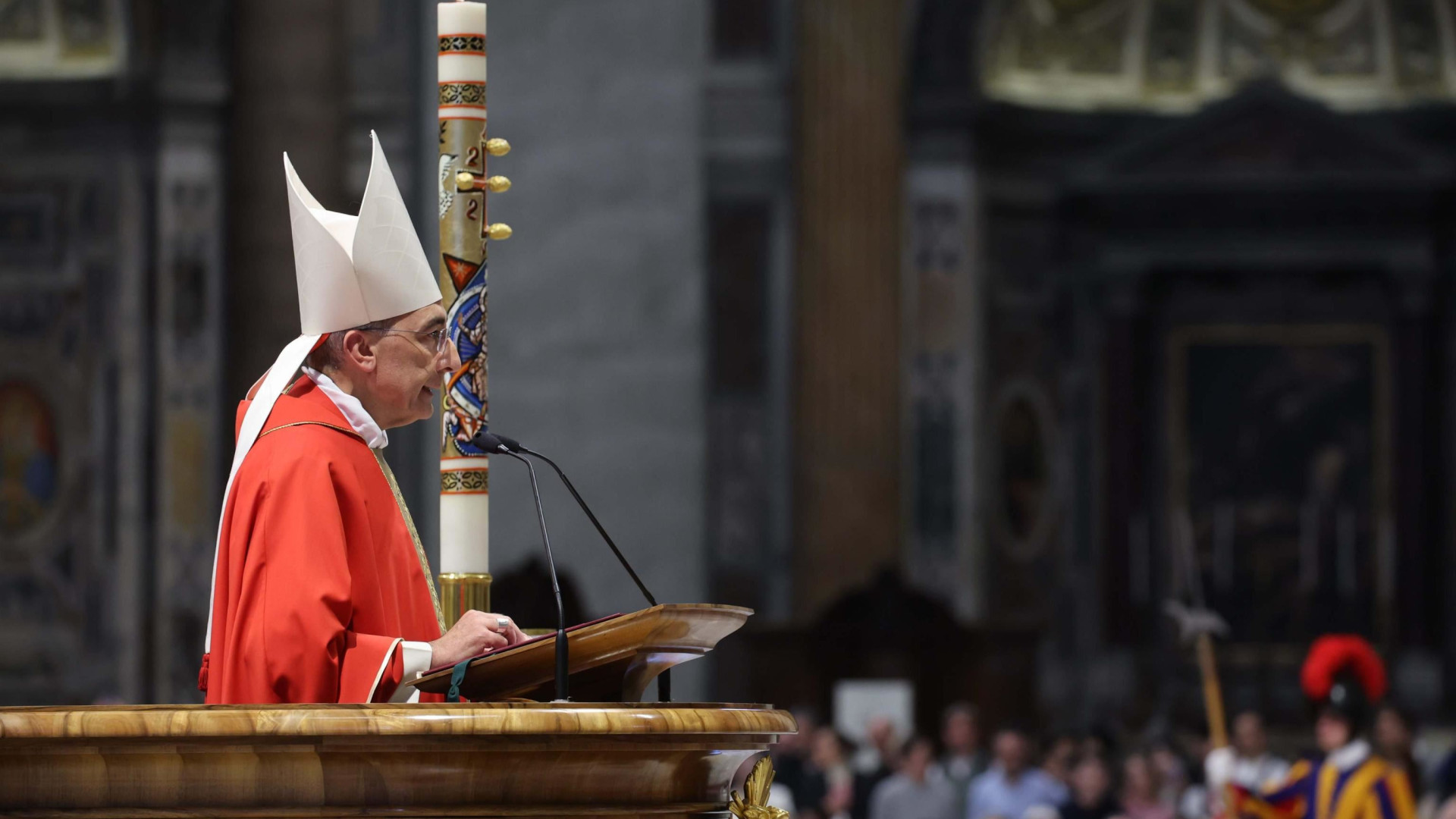 Immagine di Il cardinale Reina: «Dio non abbandona il suo popolo»
