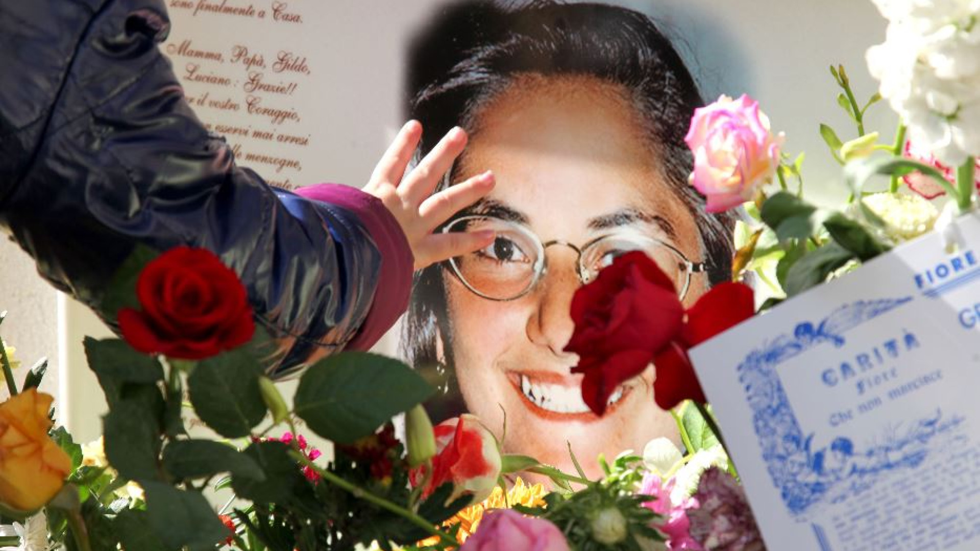 Immagine di La Messa nella chiesa della Trinità, il vescovo: «Offese, odio e violenza»
