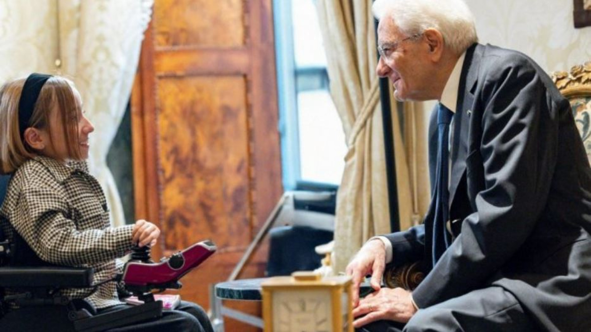 Immagine di Mavi dall’intervista a Mattarella alla tessera di giornalista ad honorem