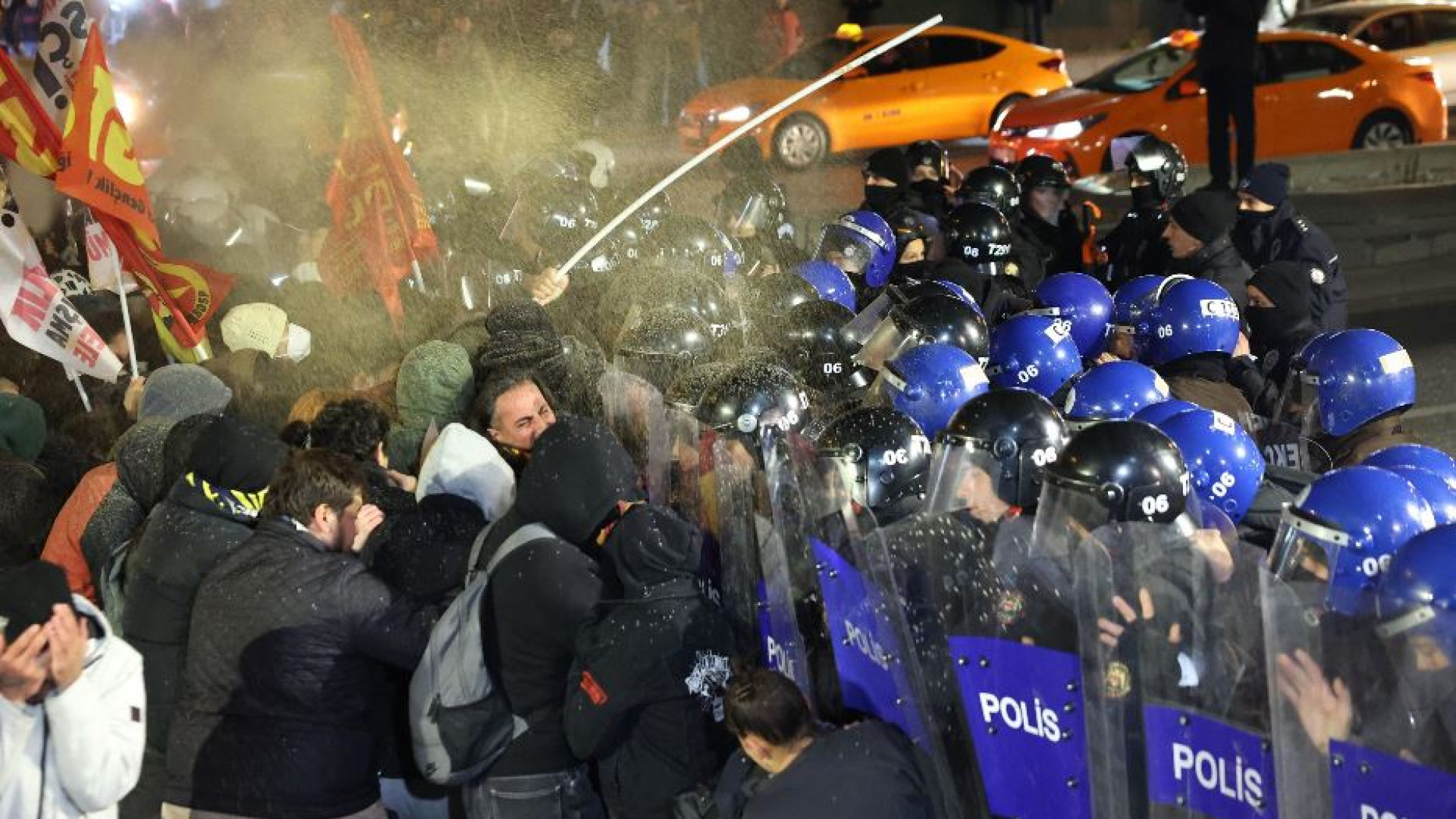 Immagine di Istanbul non si arrende: 340 in cella per aver detto «no» a Erdogan