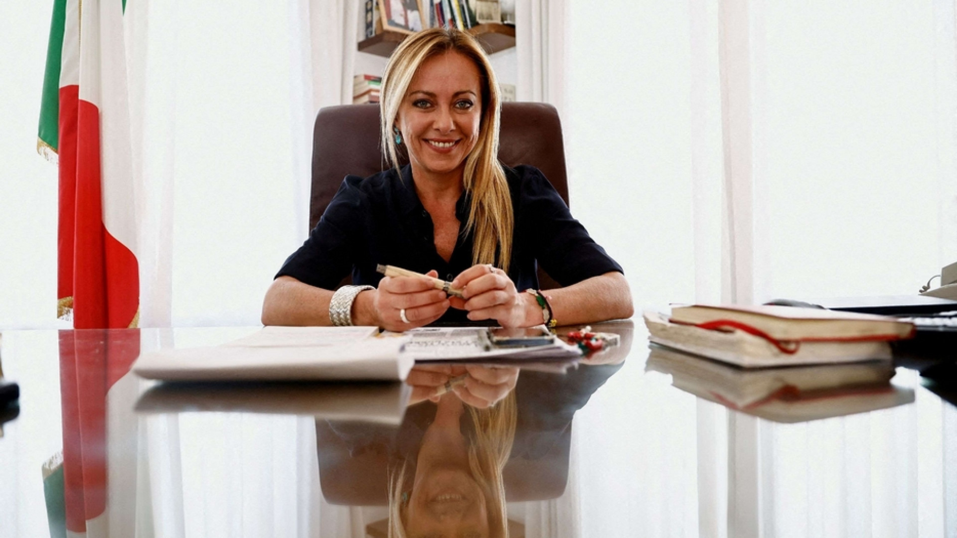 Immagine di Meloni: no a governi arcobaleno, la priorità del Paese è la natalità