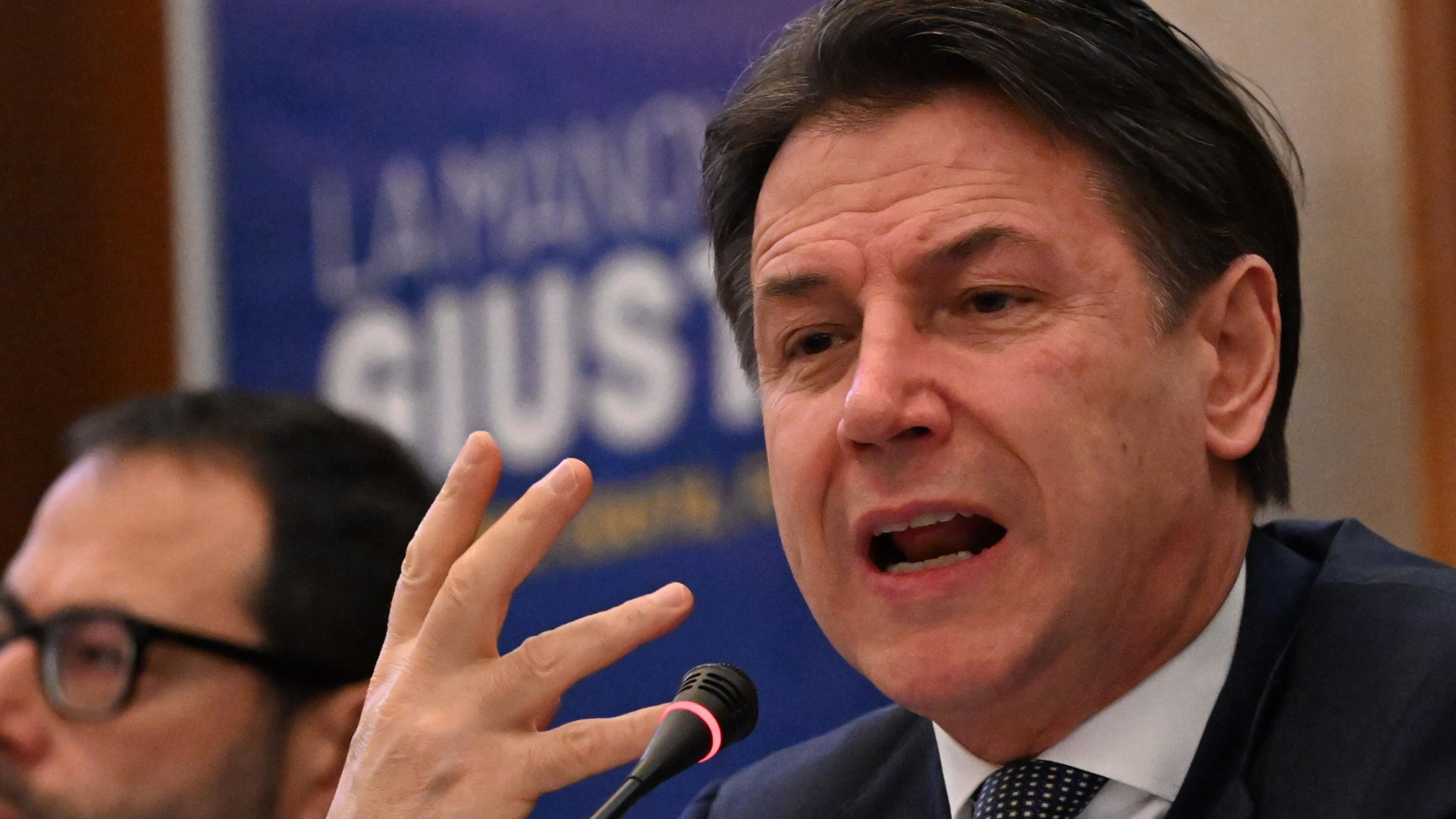 Immagine di La ricetta M5S: stop ai tagli, sì al reddito di cittadinanza