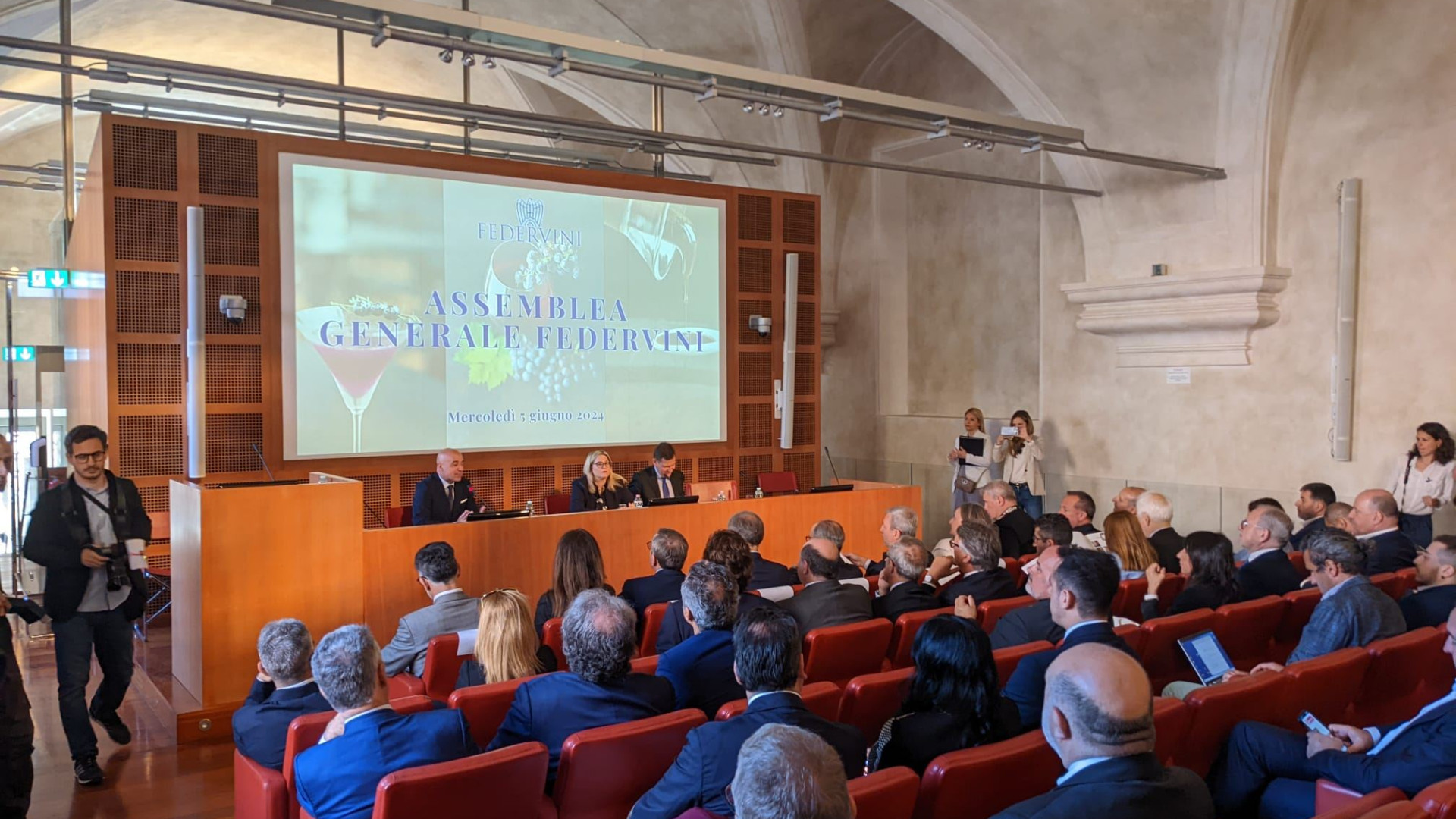 Immagine di Boom di export in 20 anni per vino, spiriti e aceti