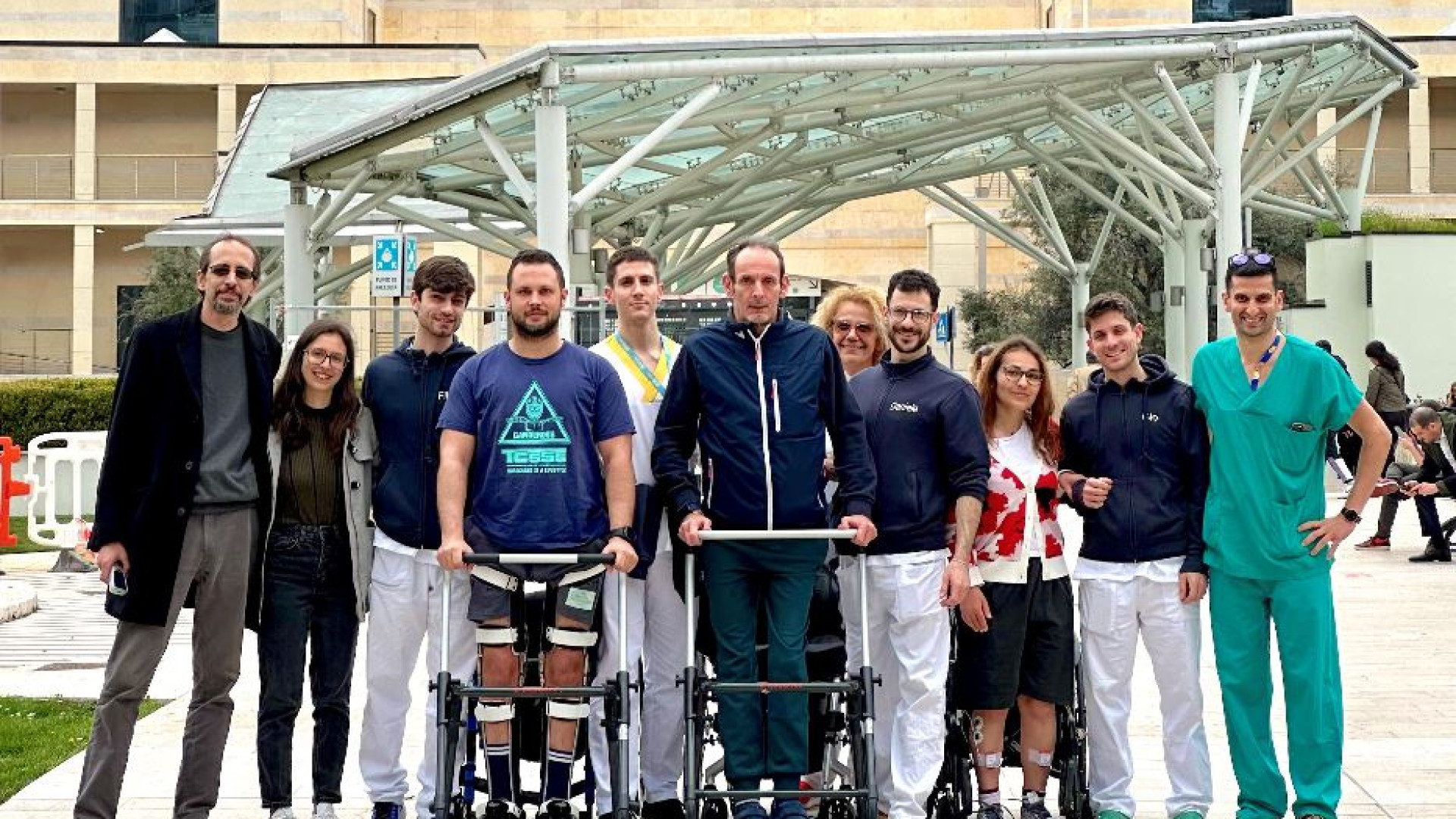 Immagine di Tornano a camminare con lo stimolatore midollare. «Prima volta al mondo»