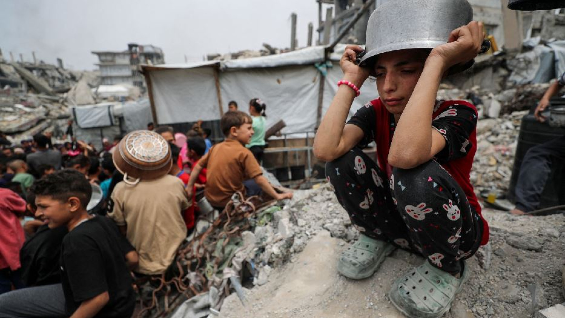 Immagine di L'Onu: «Finiti gli aiuti». Hamas: «Un milione di bimbi a rischio fame»