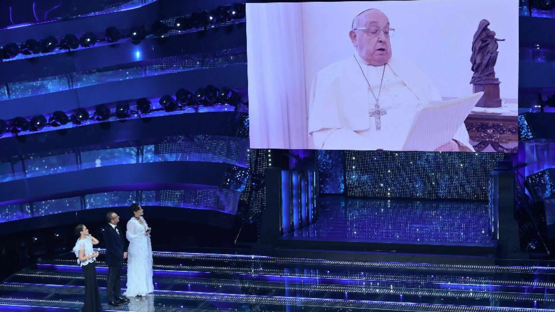 Immagine di Le fake news sul messaggio del Papa: così Carlo Conti ha spento le polemiche