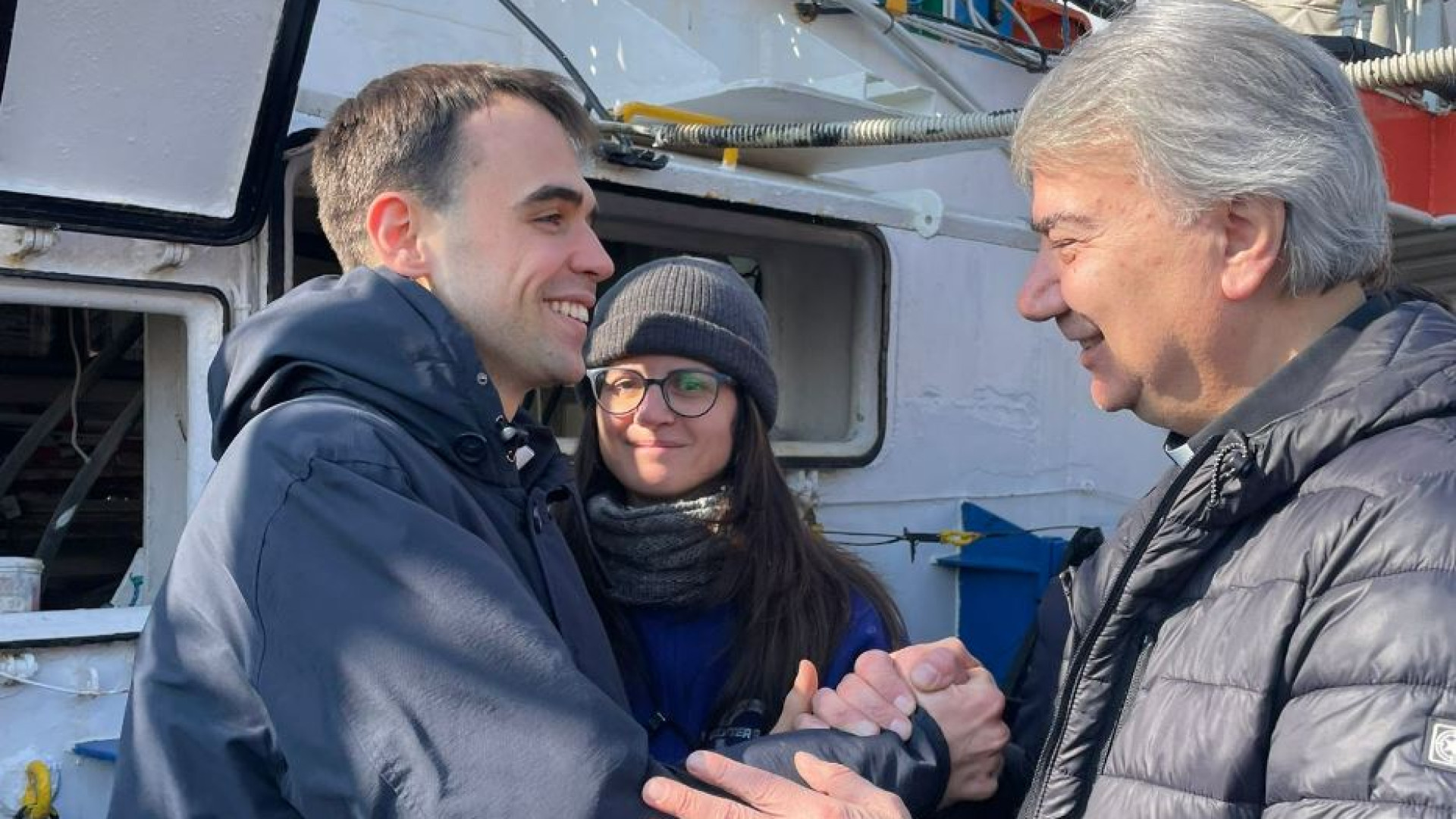 Immagine di L'arcivescovo di Napoli sulla Mare Jonio