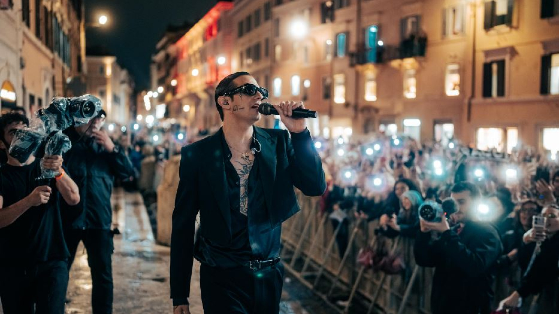Immagine di Achille Lauro: «Canto l'amore per mia madre e per i ragazzi di periferia»