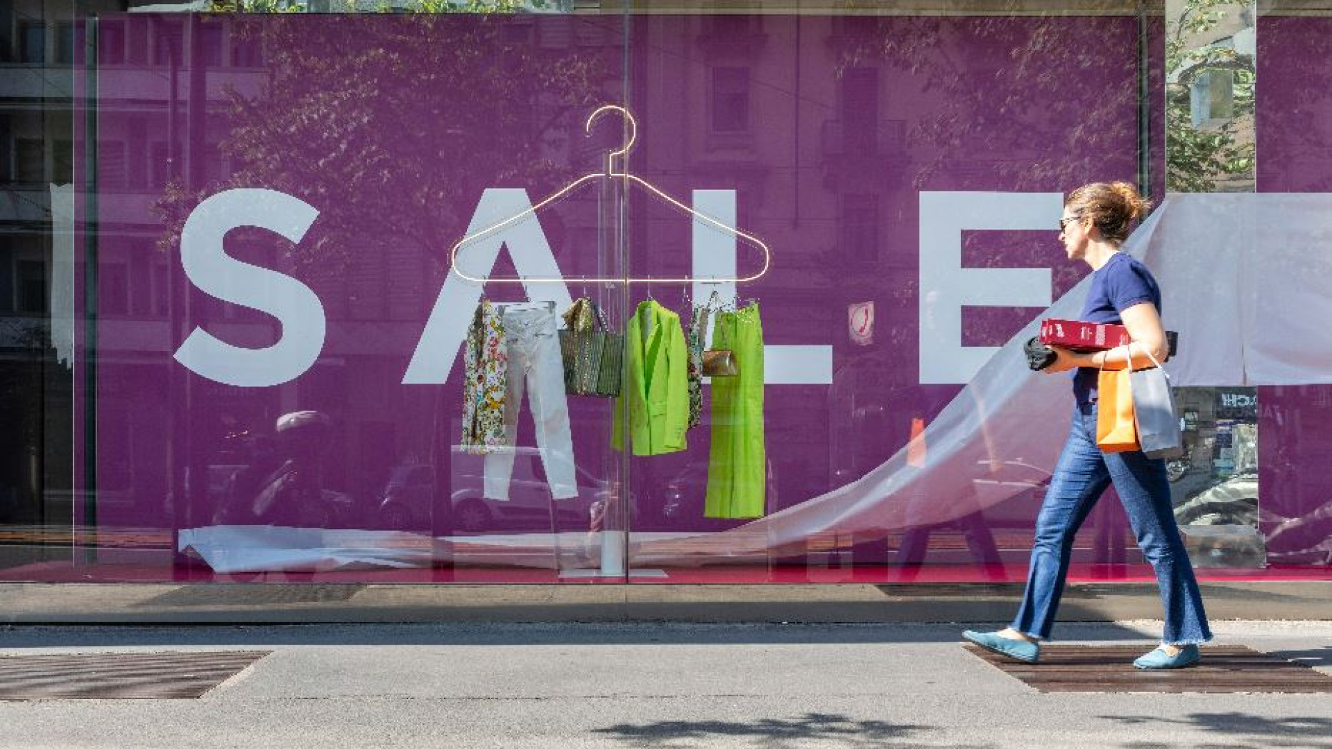 Immagine di Saldi, 15 milioni di famiglie pronte agli acquisti. Spesa media: 202 euro