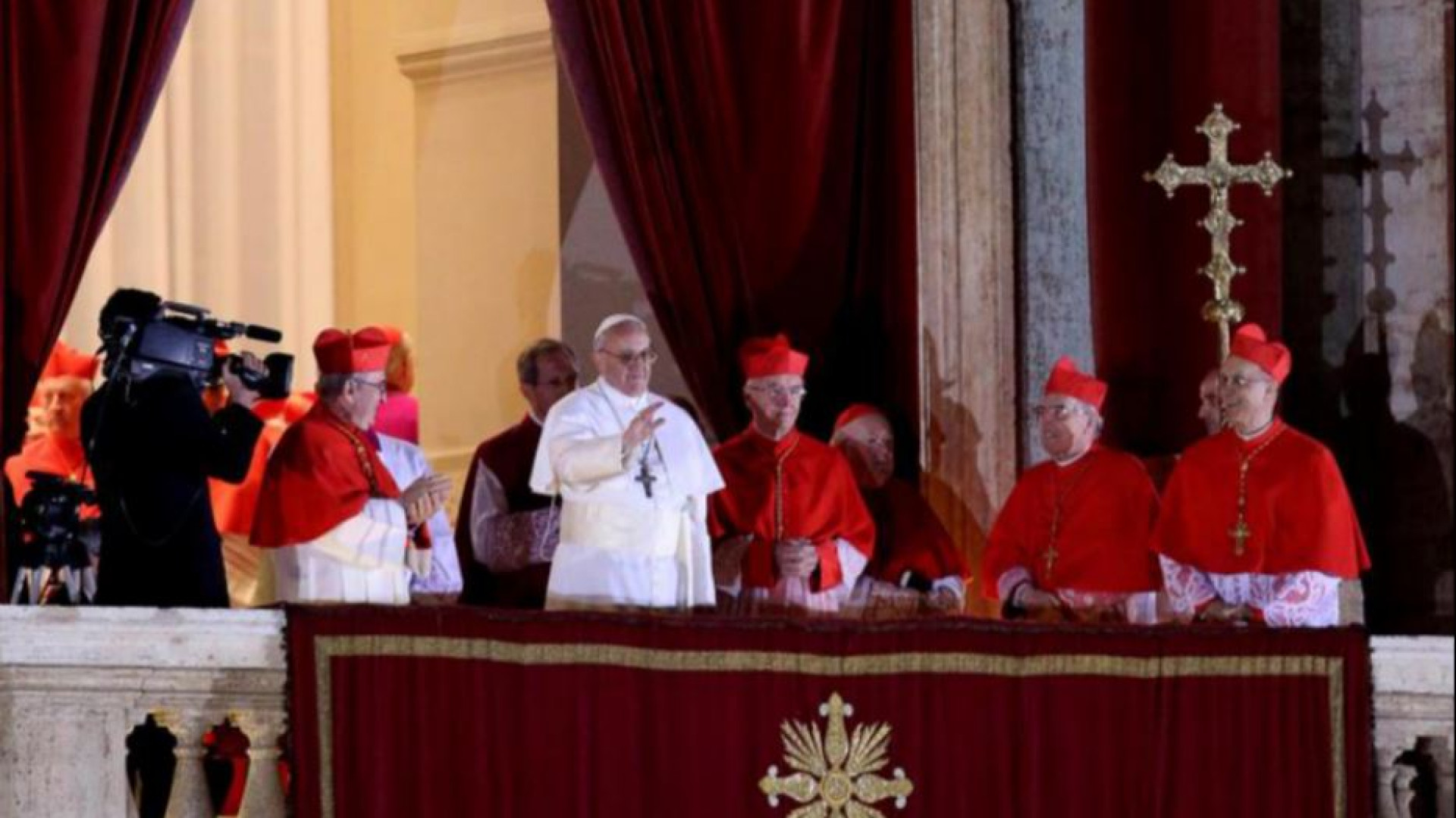 Immagine di «Vescovo e popolo»: il pontificato di Francesco visto da vicino