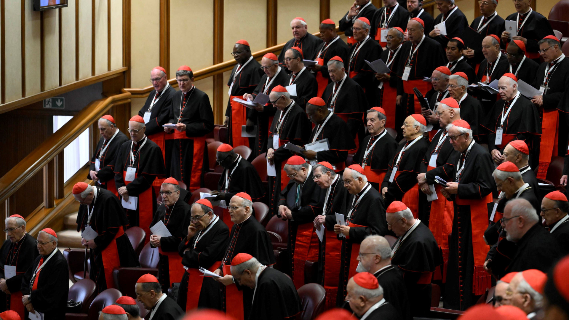 Immagine di Dai cardinali l'invito alla preghiera. «Docili all'azione dello Spirito»
