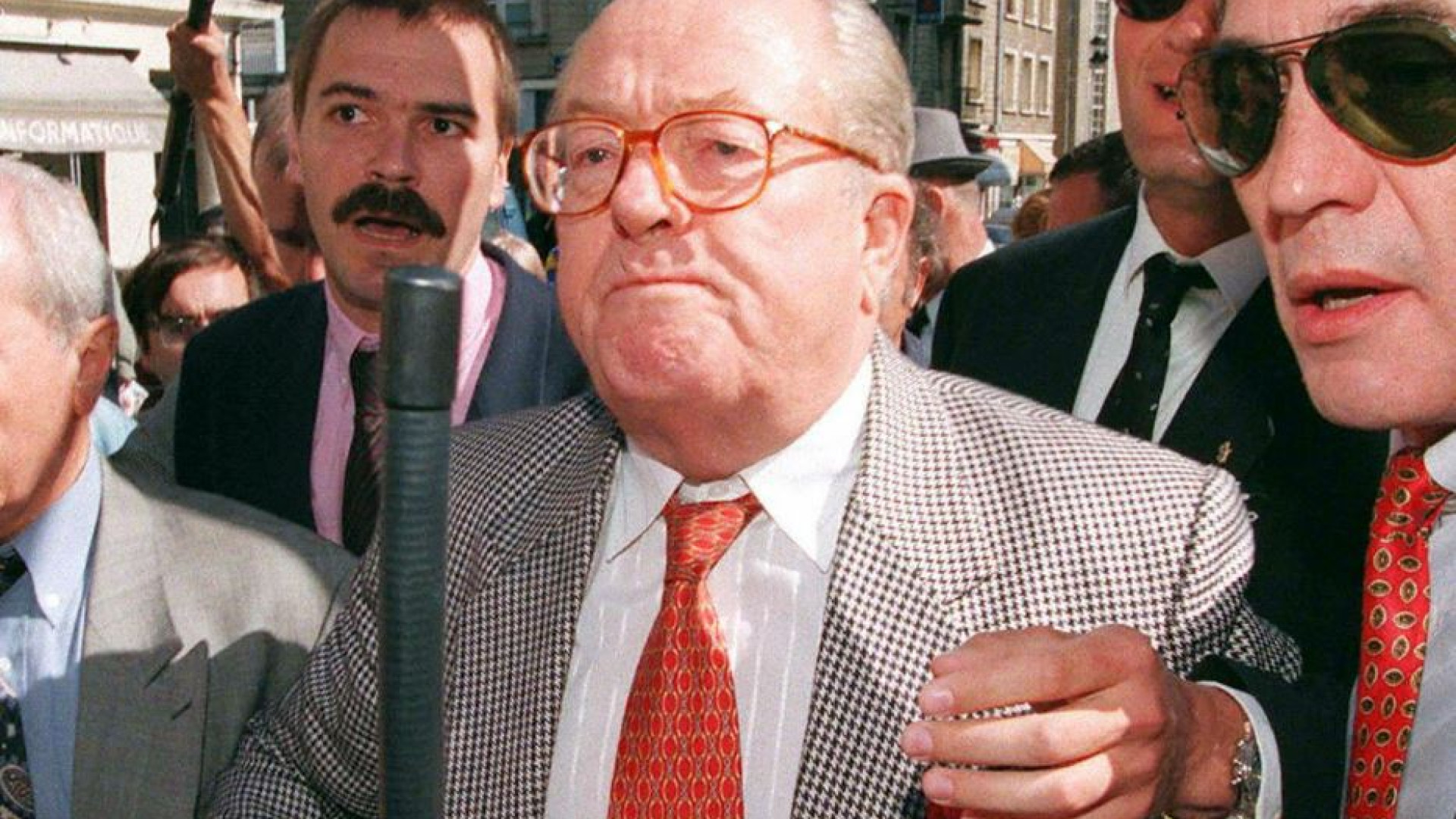 Immagine di Addio a Le Pen, il leader xenofobo che aprì le porte all'estrema destra