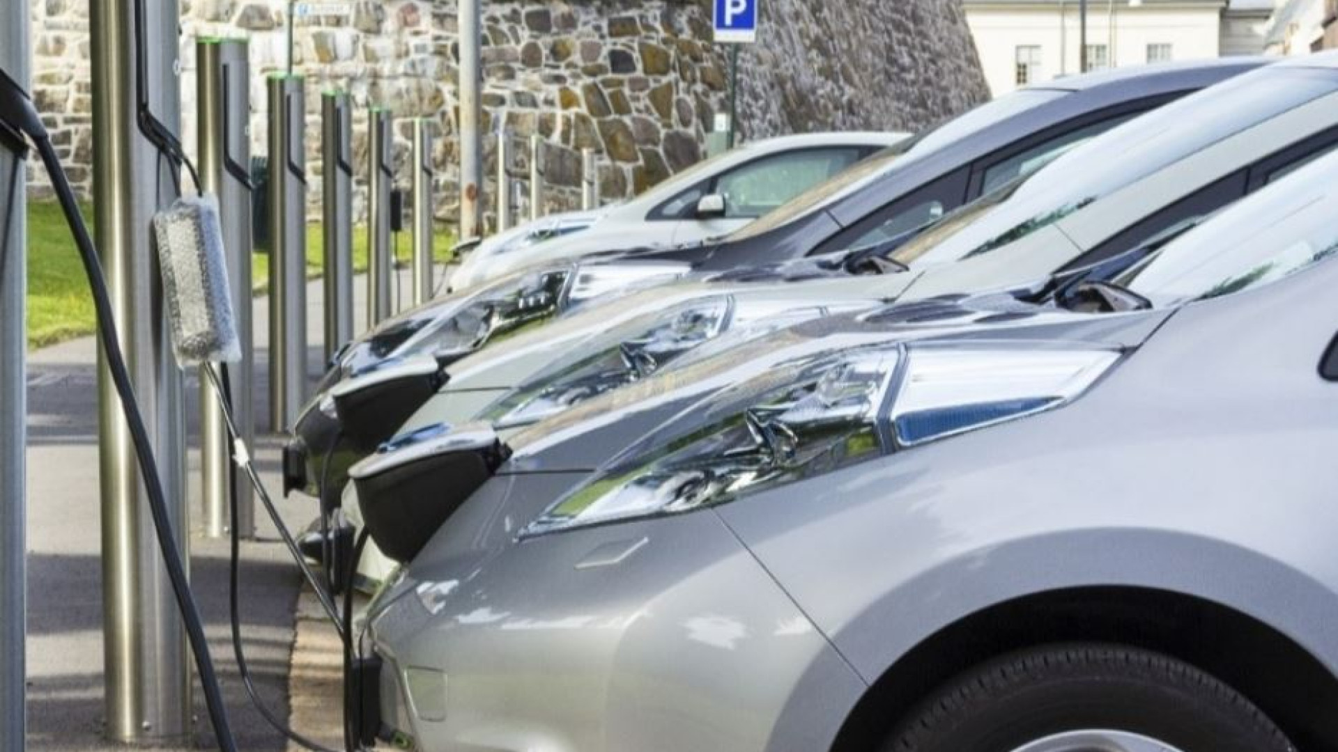 Immagine di In Norvegia si vendono solo auto elettriche, ma il merito è del petrolio