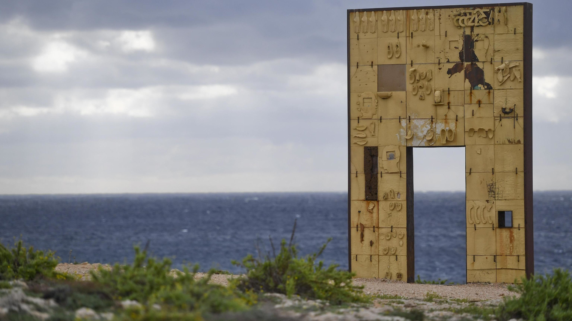 Immagine di Naufragio al largo di Lampedusa, si cercano 40 persone