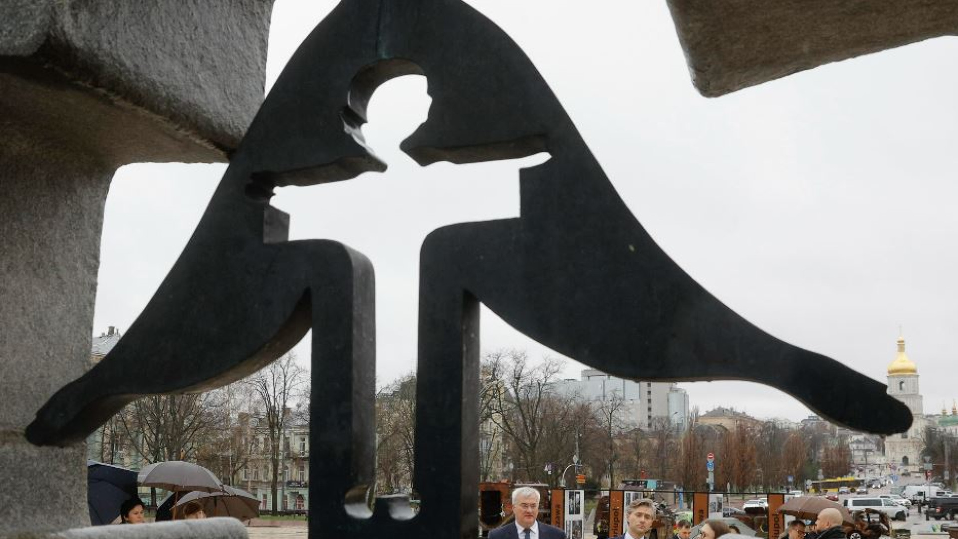 Immagine di Per costruire la pace ci vuole forza. La “terra disarmata” non è utopia