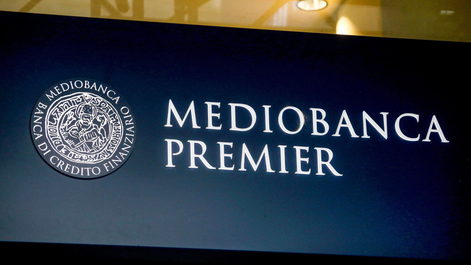 Immagine di Mediobanca: «L'offerta di Mps non concordata». Meloni: «Operazione di mercato»