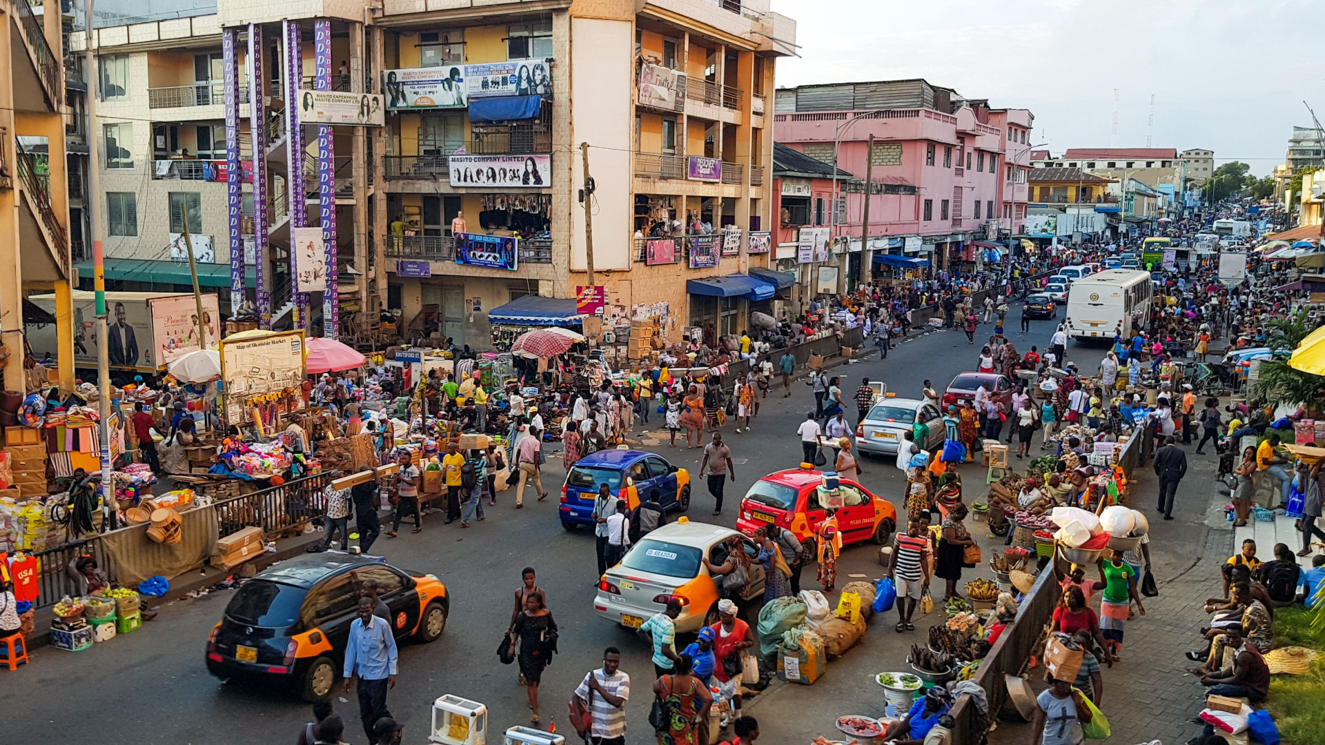 Immagine di Oro, diamanti e debito: la stella del Ghana offuscata dal default