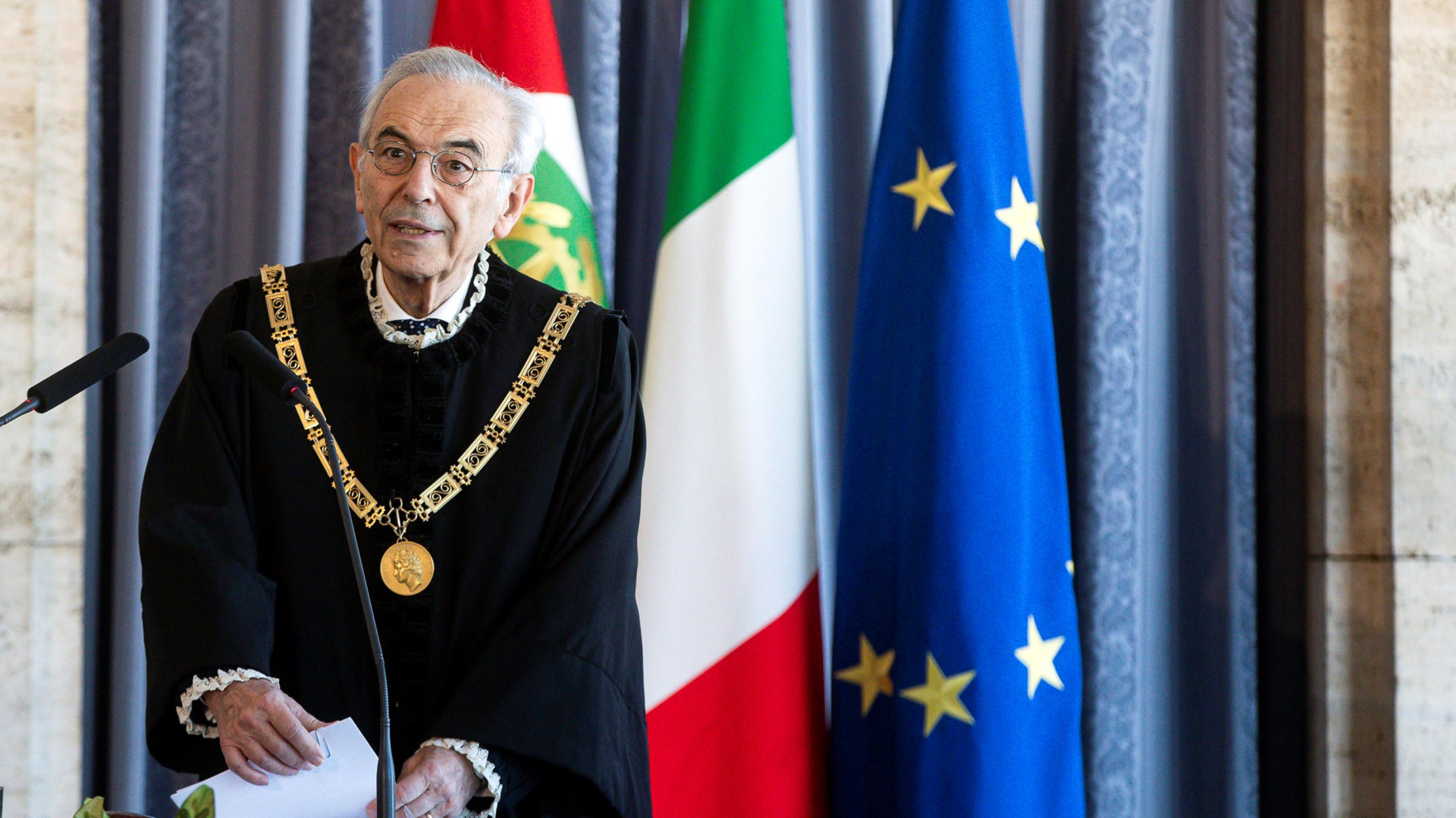 Immagine di Amoroso: il riconoscimento di nuovi diritti spetta al Parlamento
