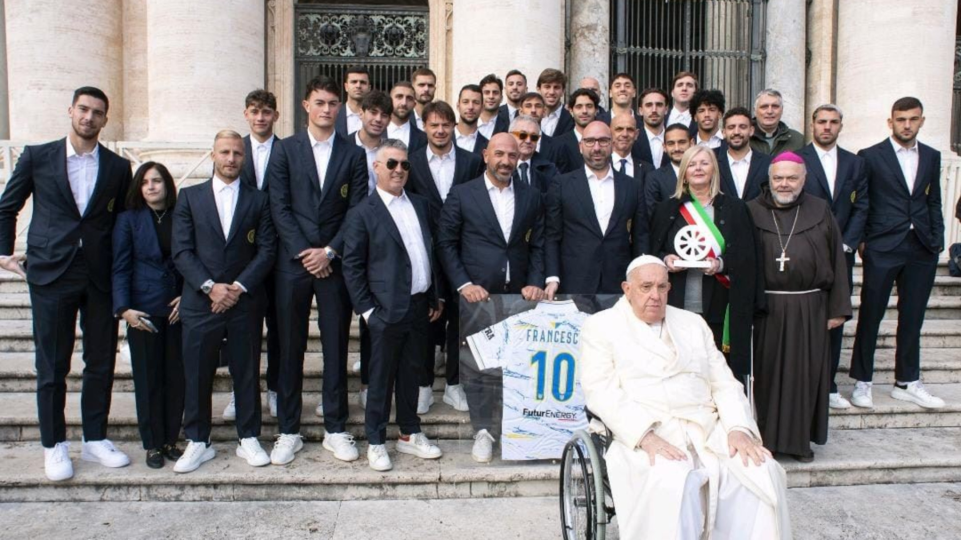Immagine di Antonio Calabro, la Bibbia spiegata in campo
