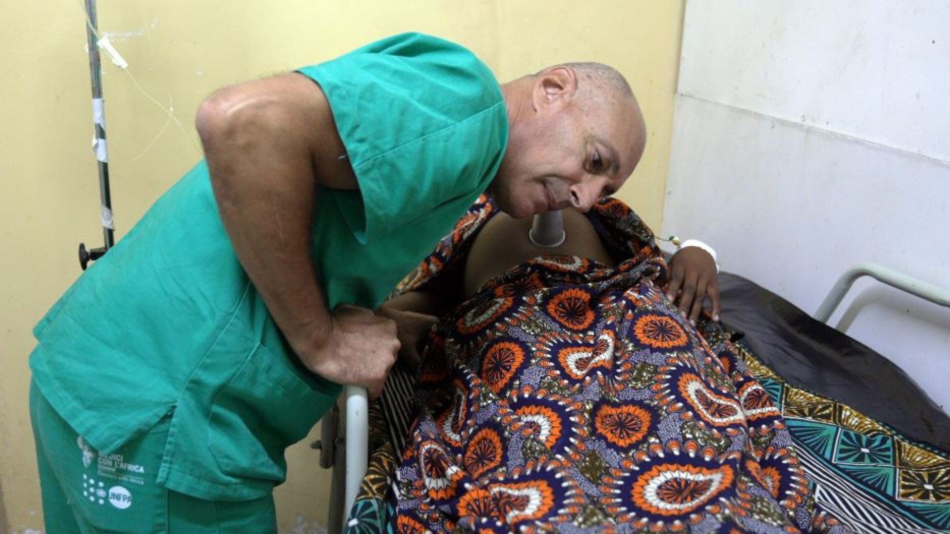 Immagine di «Così faccio il medico tra le mamme, da Cremona all’Africa»