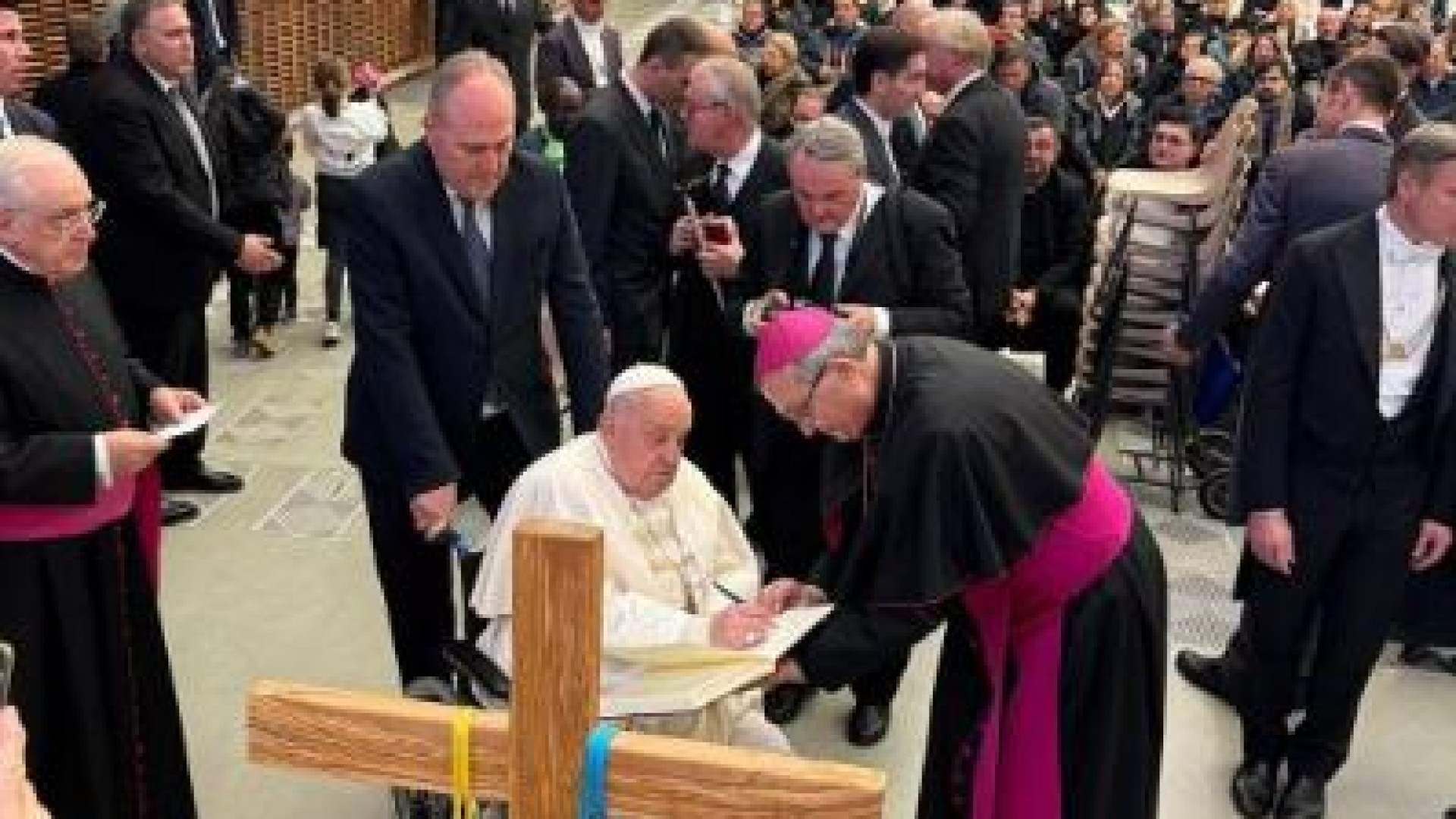 Immagine di Misericordie d'Italia in pellegrinaggio con la Croce del Giubileo