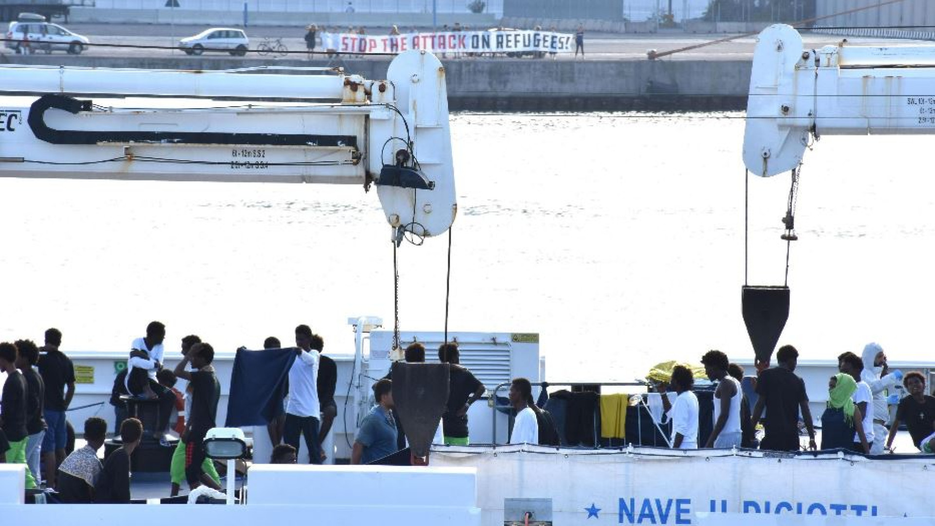 Immagine di «Diciotti, il governo risarcisca i migranti». Meloni: decisione frustrante