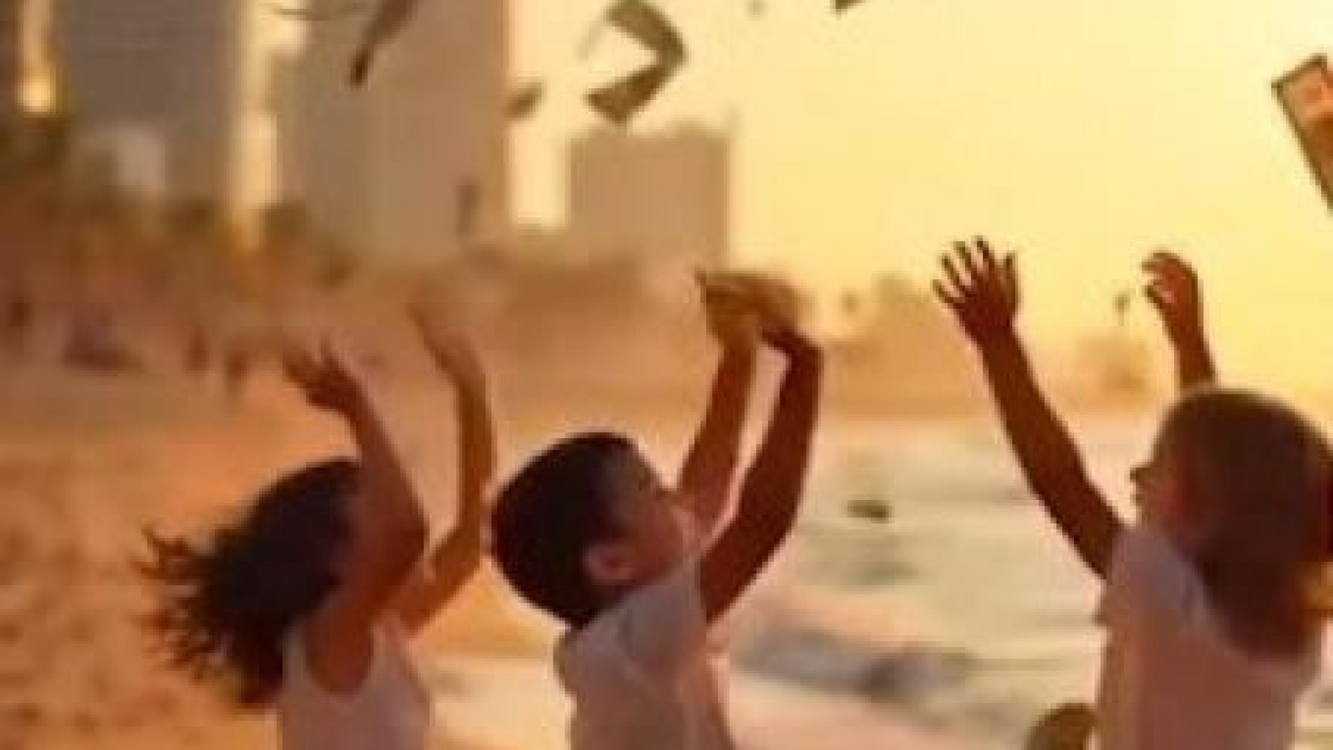 Immagine di Grattacieli, oro e balli: video-choc rilanciato da Trump imbarazza il governo