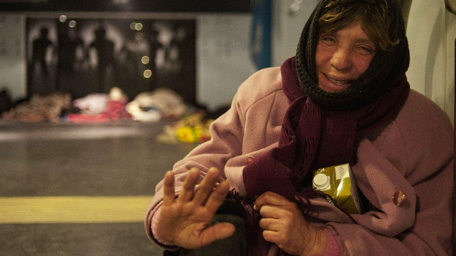 Immagine di Il viaggio nella notte di Milano. Dove un clochard su sette, adesso, è donna