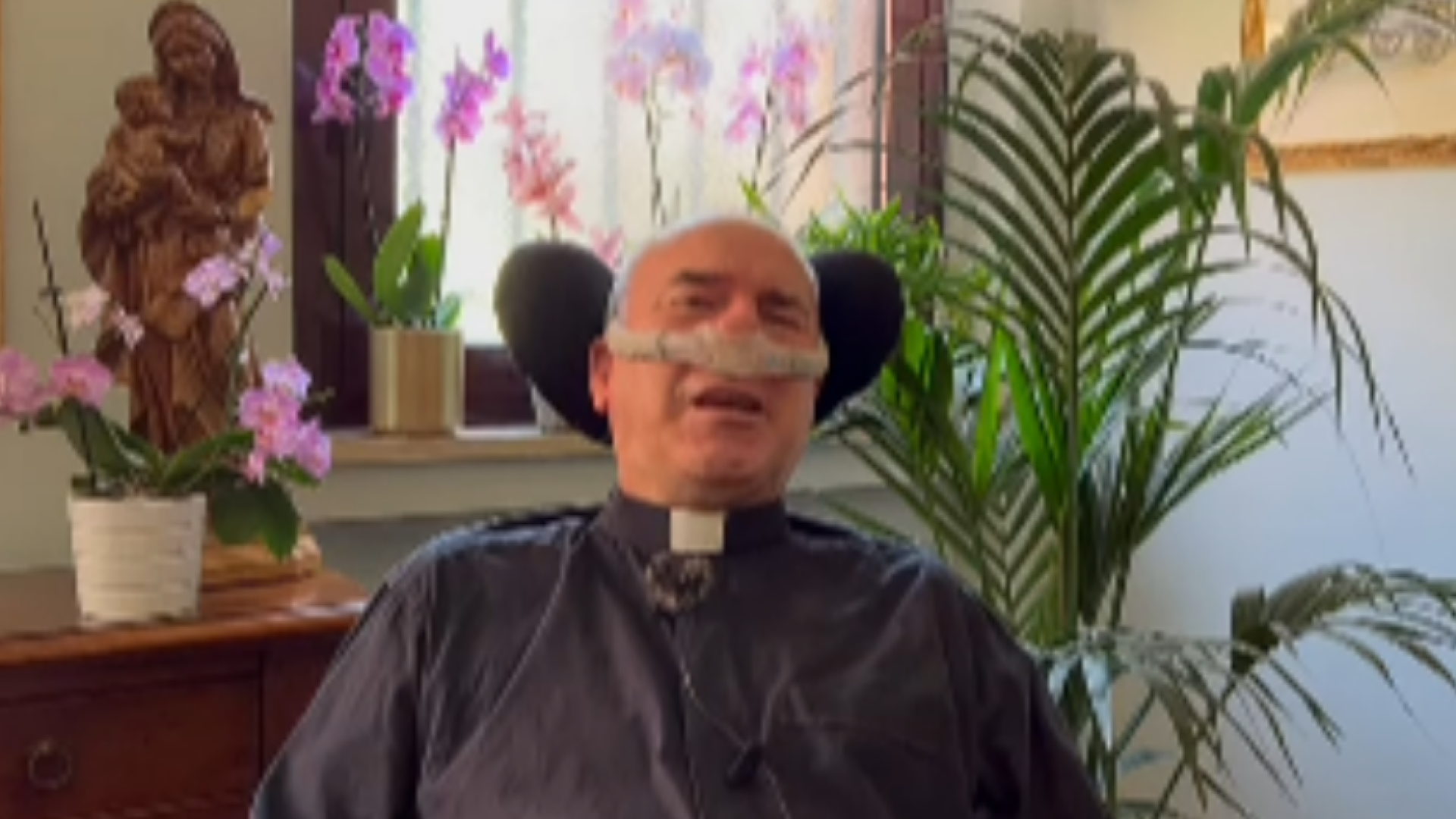 Immagine di «Penso al Cielo con gioia»: addio a don Alvaro, sacerdote malato di Sla
