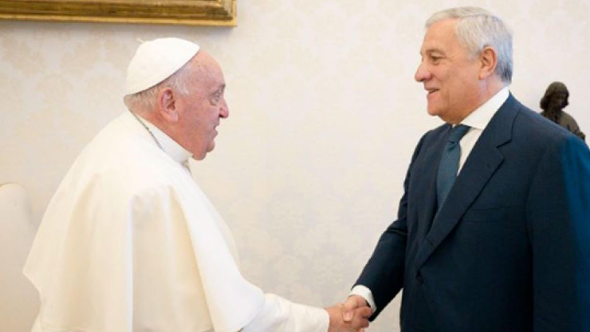Immagine di Tajani: «Francesco è stato davvero il Papa di tutti»