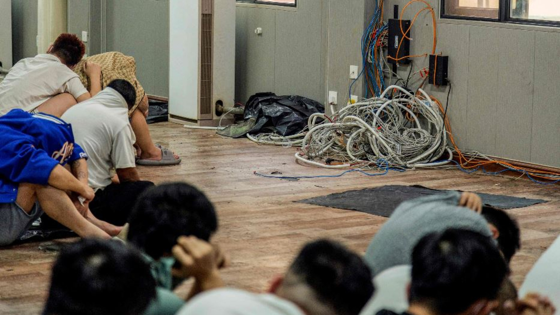 Immagine di Tornano a casa i lavoratori ridotti in schiavitù nei centri truffa