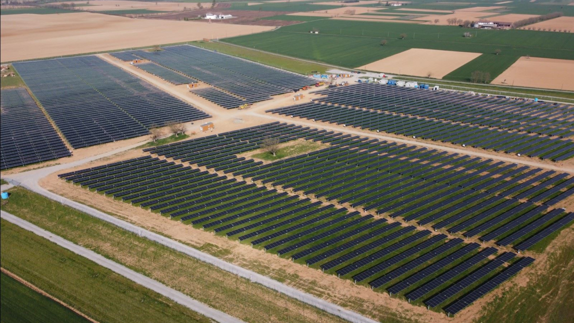 Immagine di Stato e Regioni si sono accordati su dove non mettere eolico e solare