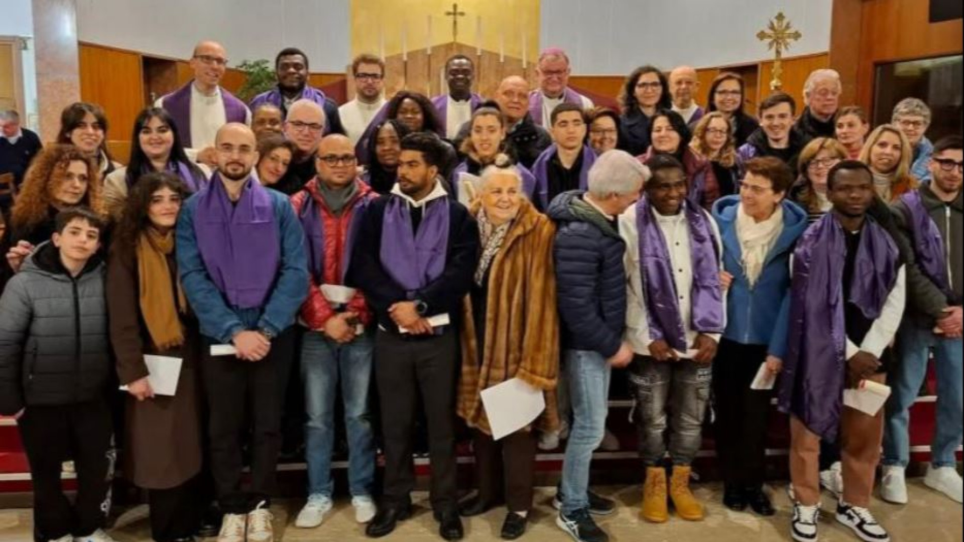 Immagine di Il Vangelo attira ancora: le storie di chi sceglie di diventare cristiano