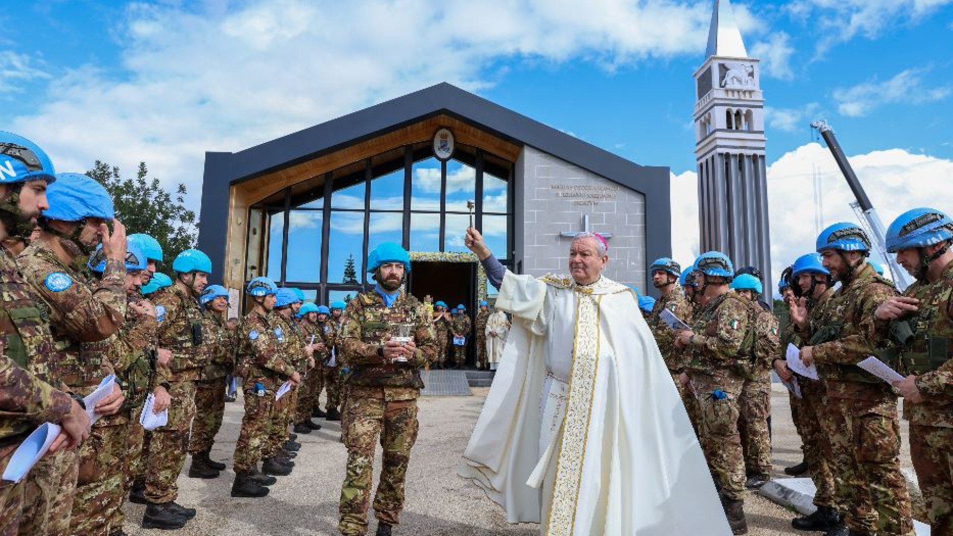 Immagine di Marcianò: «Ecco il Giubileo per i militari. Con loro vive la speranza della pace»