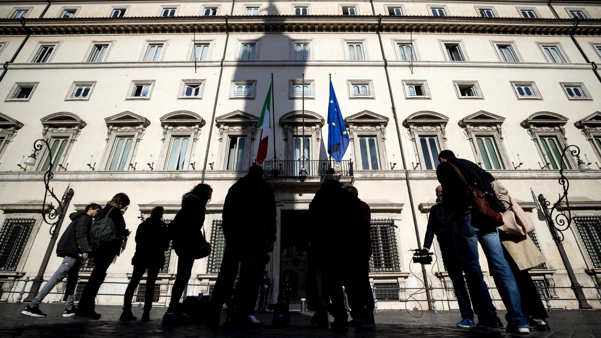 Immagine di «Sobrietà per il 25 aprile», polemica sull'appello del ministro Musumeci