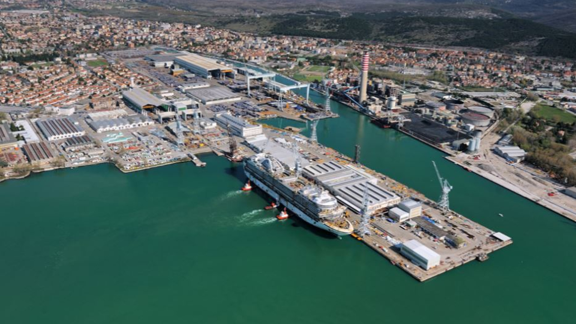 Immagine di Viaggio a Monfalcone: i cantieri, i luoghi della preghiera negata, la Chiesa