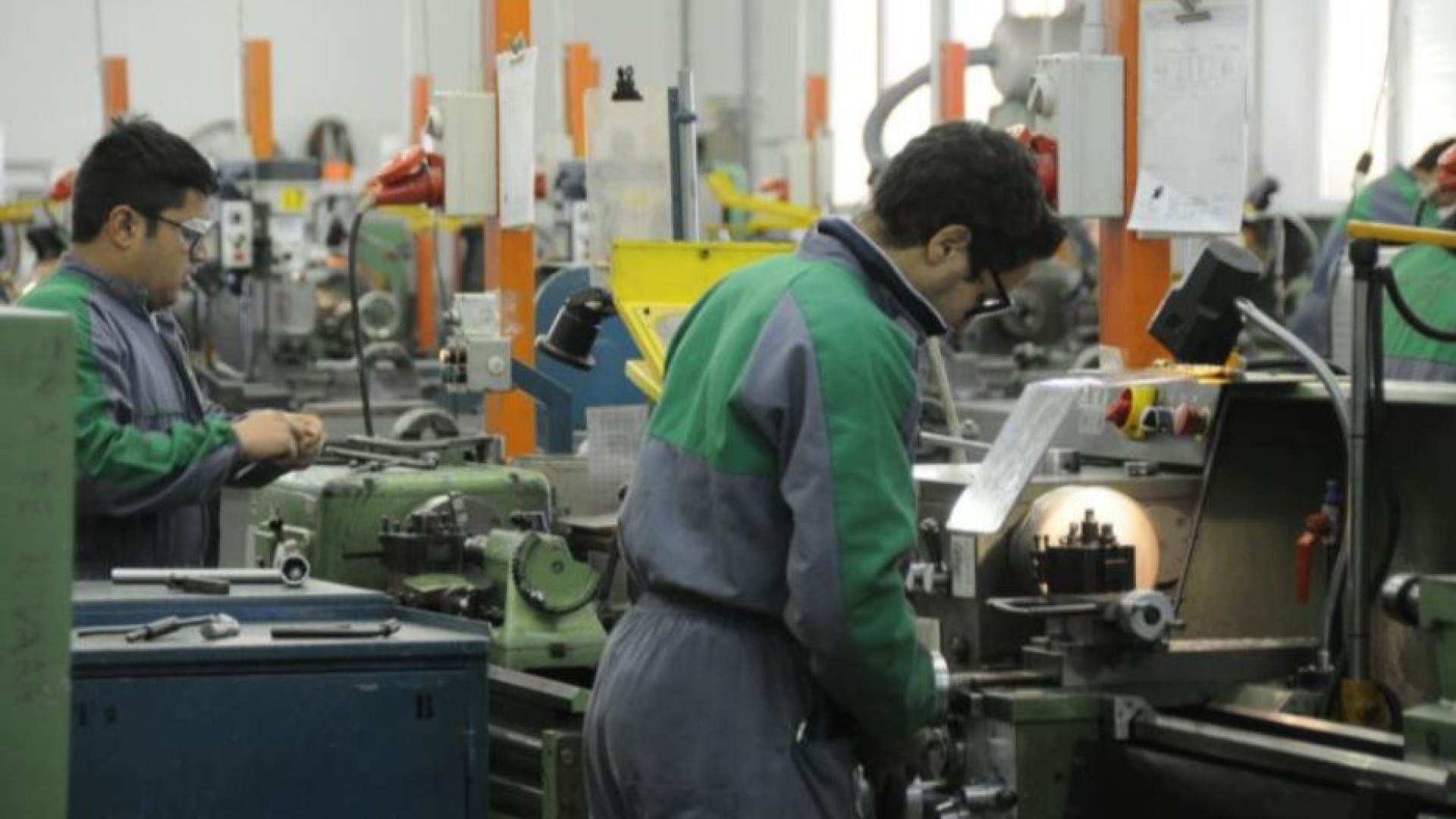 Immagine di Istituti tecnici: primo via libera alla riforma “4+2” e alla sperimentazione