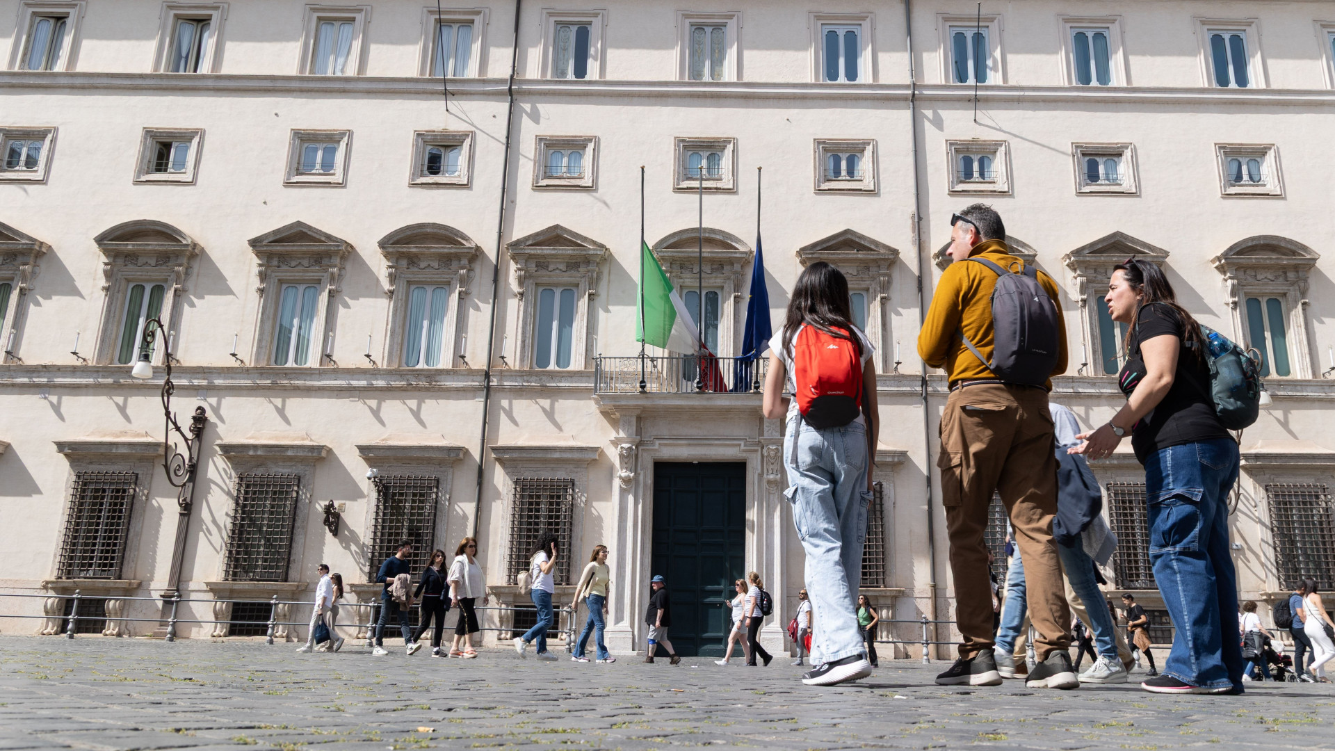 Immagine di Cinque giorni di lutto nazionale per Francesco: cosa comportano