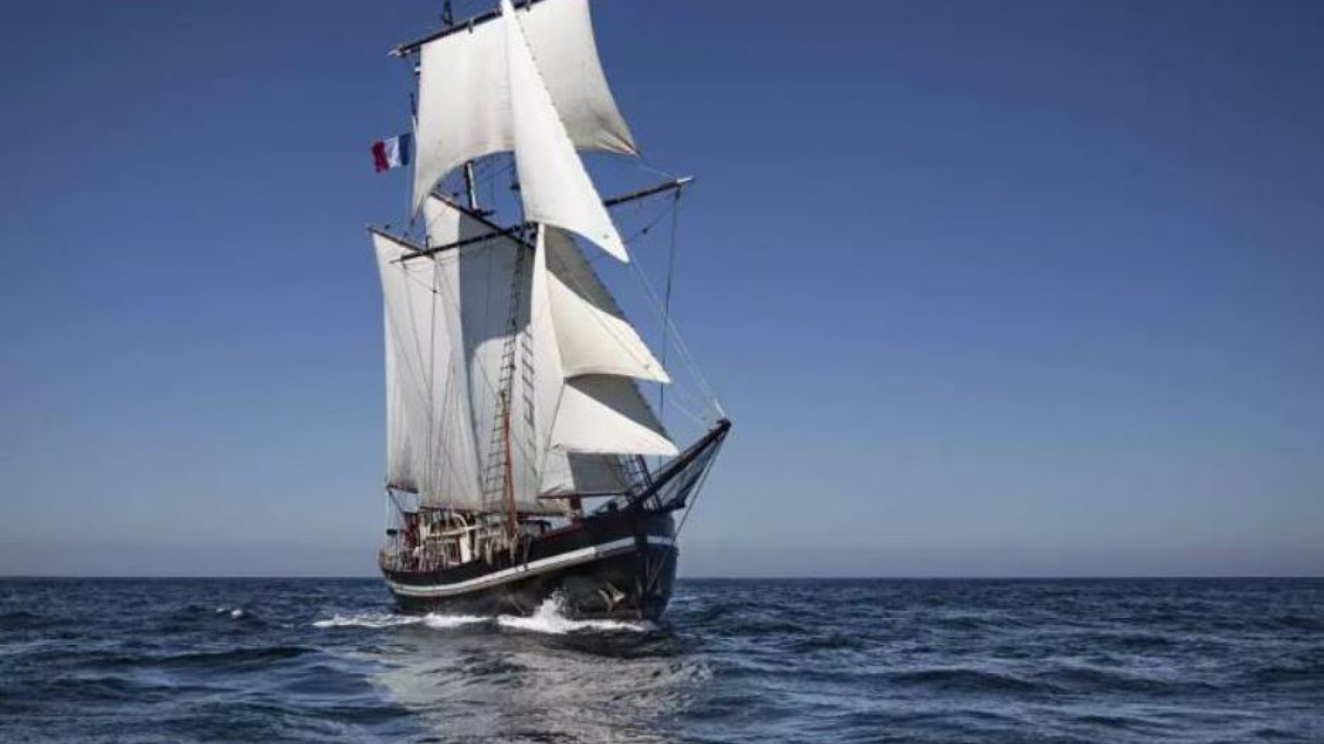 Immagine di Salpa la nave della pace nel Mediterraneo con 200 giovani