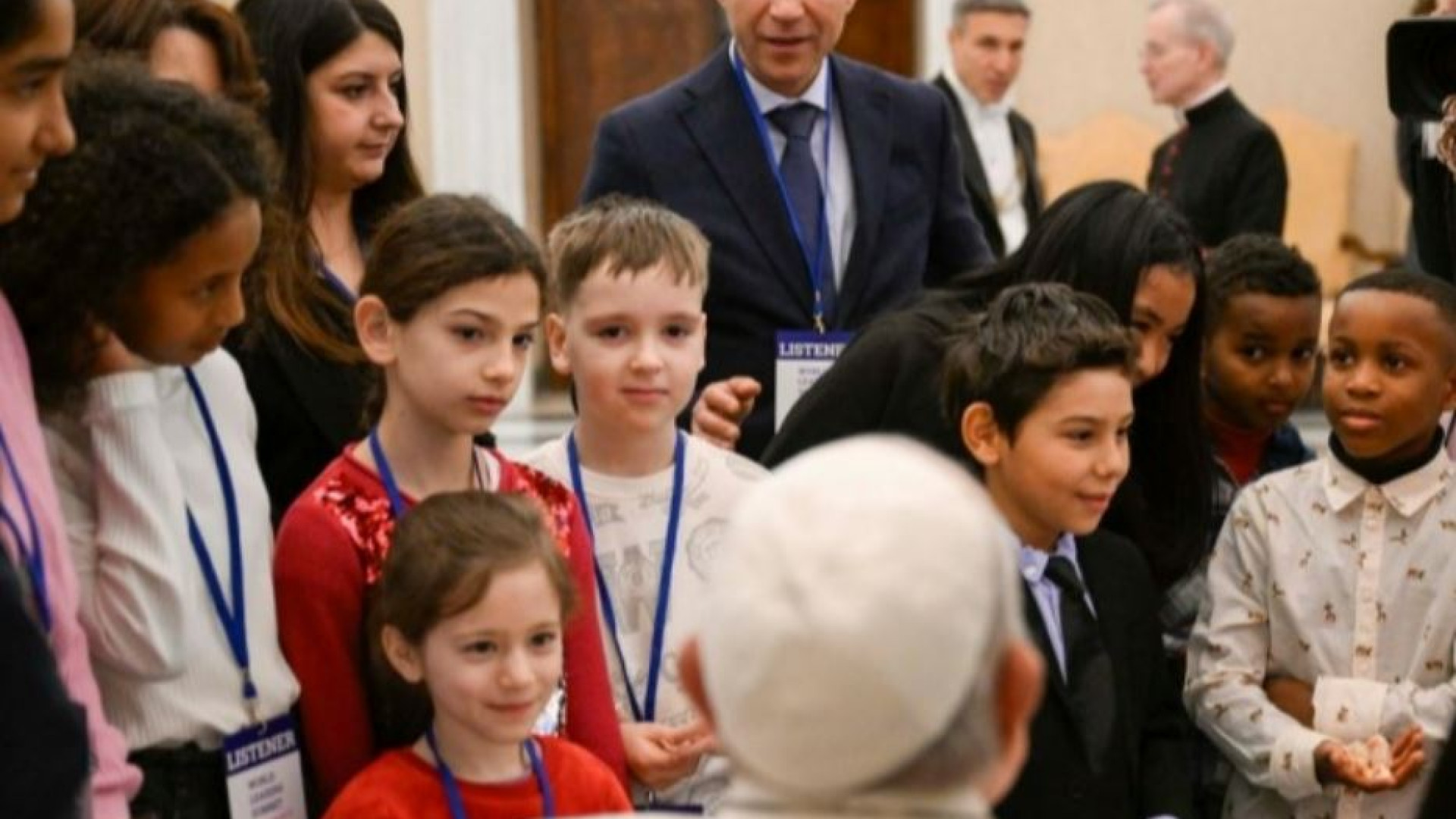 Immagine di «Non vogliamo un mondo con la guerra»: cosa scrivono i bambini al Papa