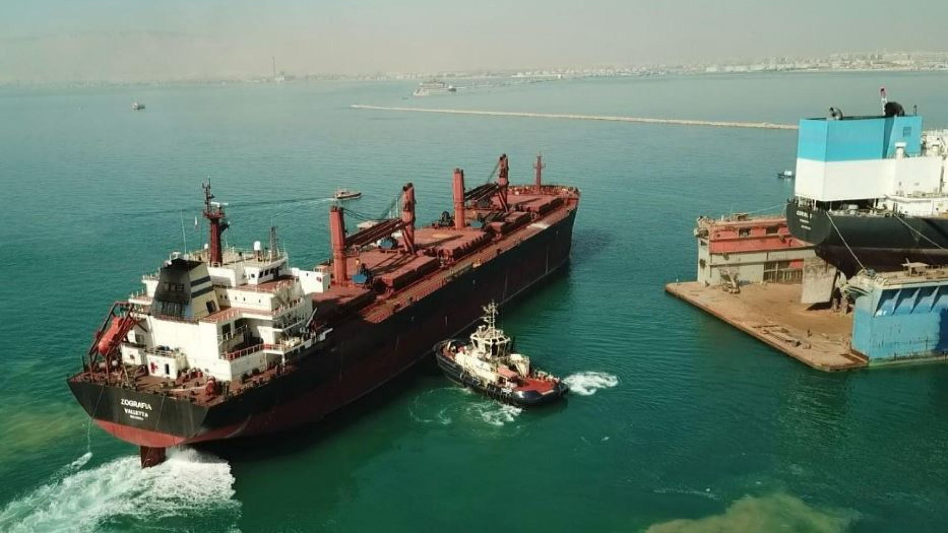 Immagine di Canale di Suez, come la crisi mette a rischio 6 miliardi di export