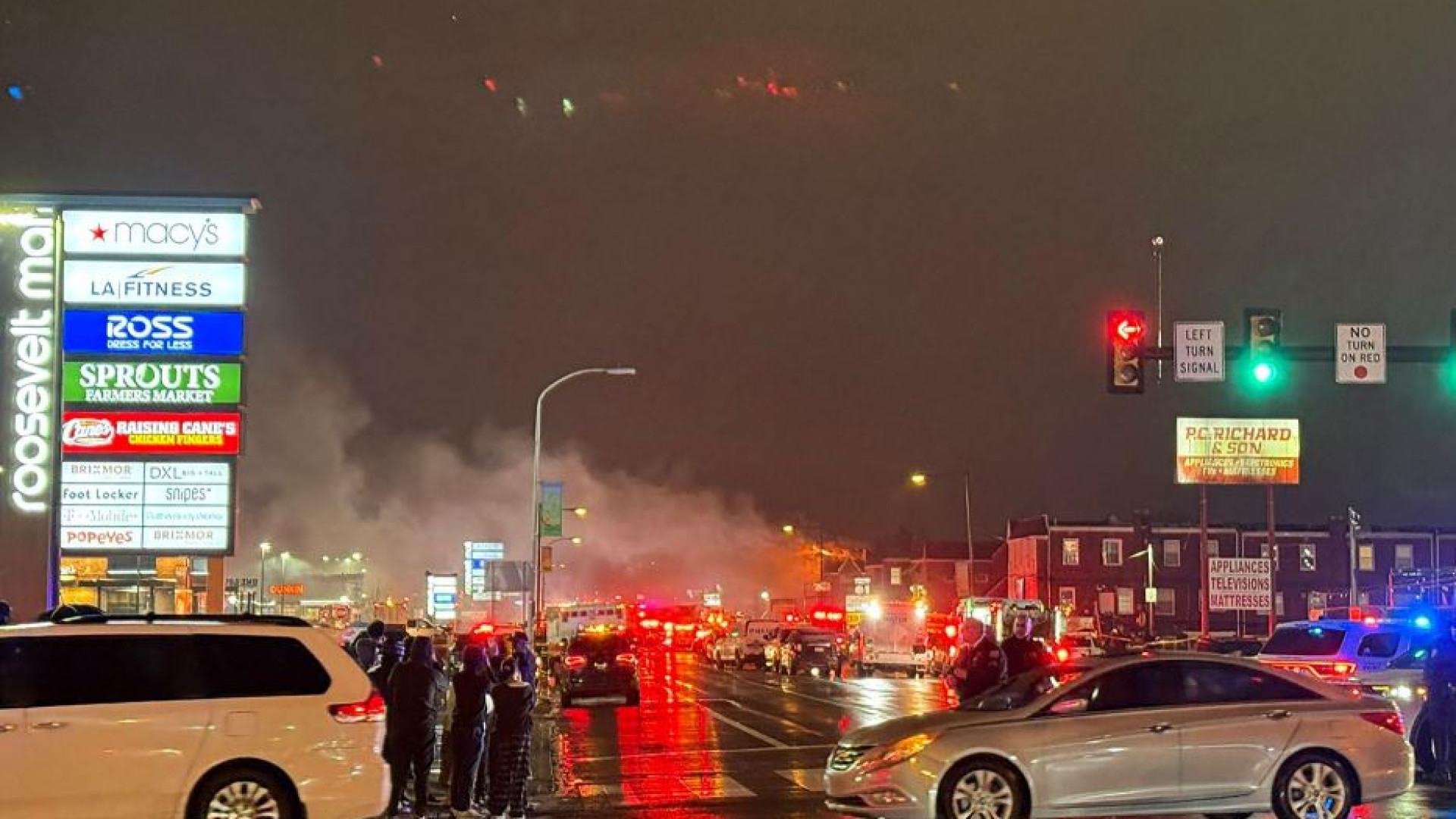 Immagine di Jet si schianta a Philadelphia, 6 morti