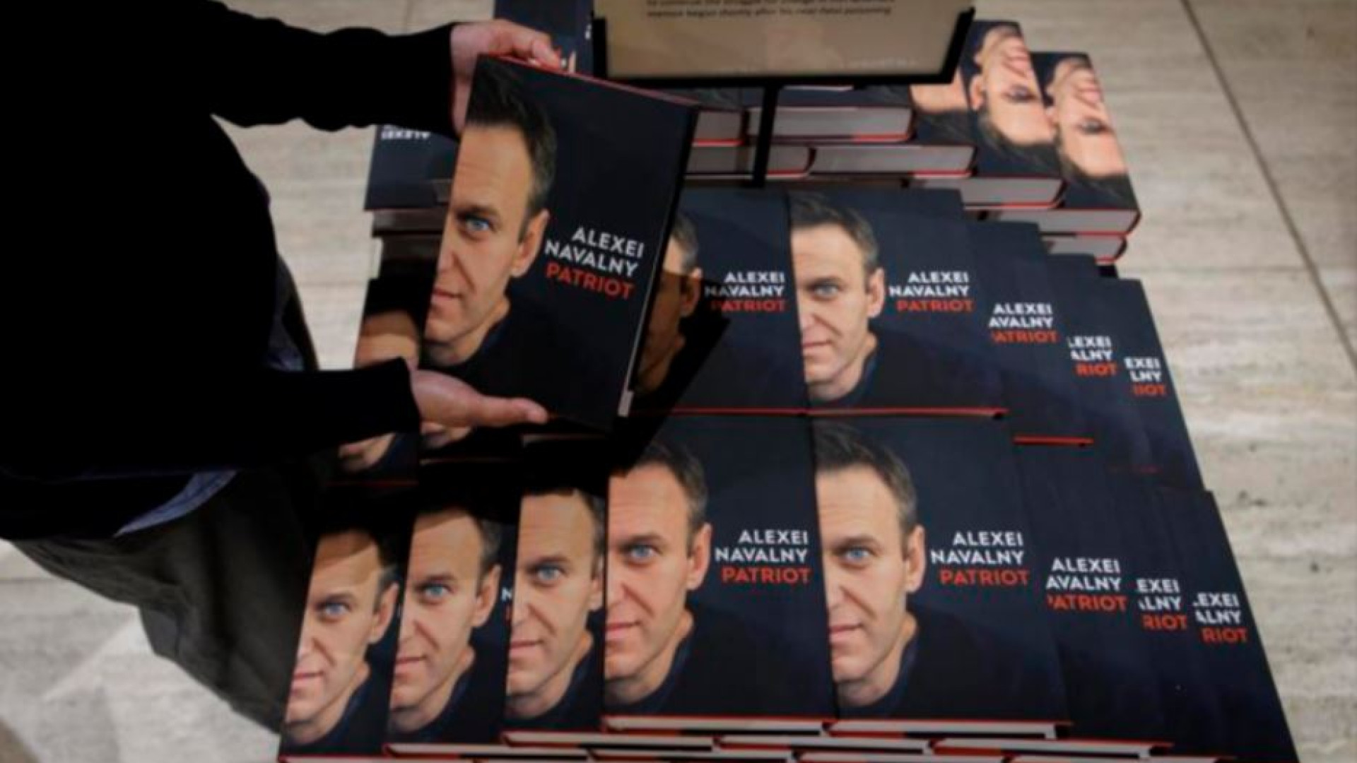 Immagine di A un anno dalla morte di Navalny, Putin divide e batte ancora l’opposizione