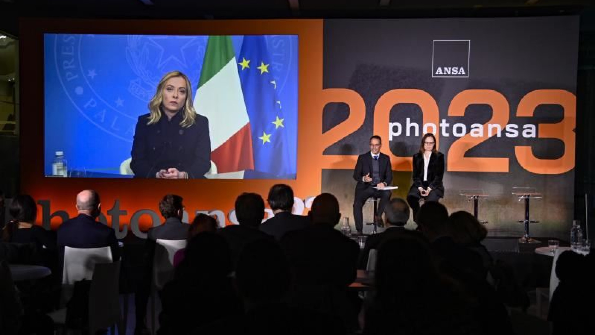 Immagine di Meloni congela ancora il Fondo Salva Stati europeo. Scontro con Schlein
