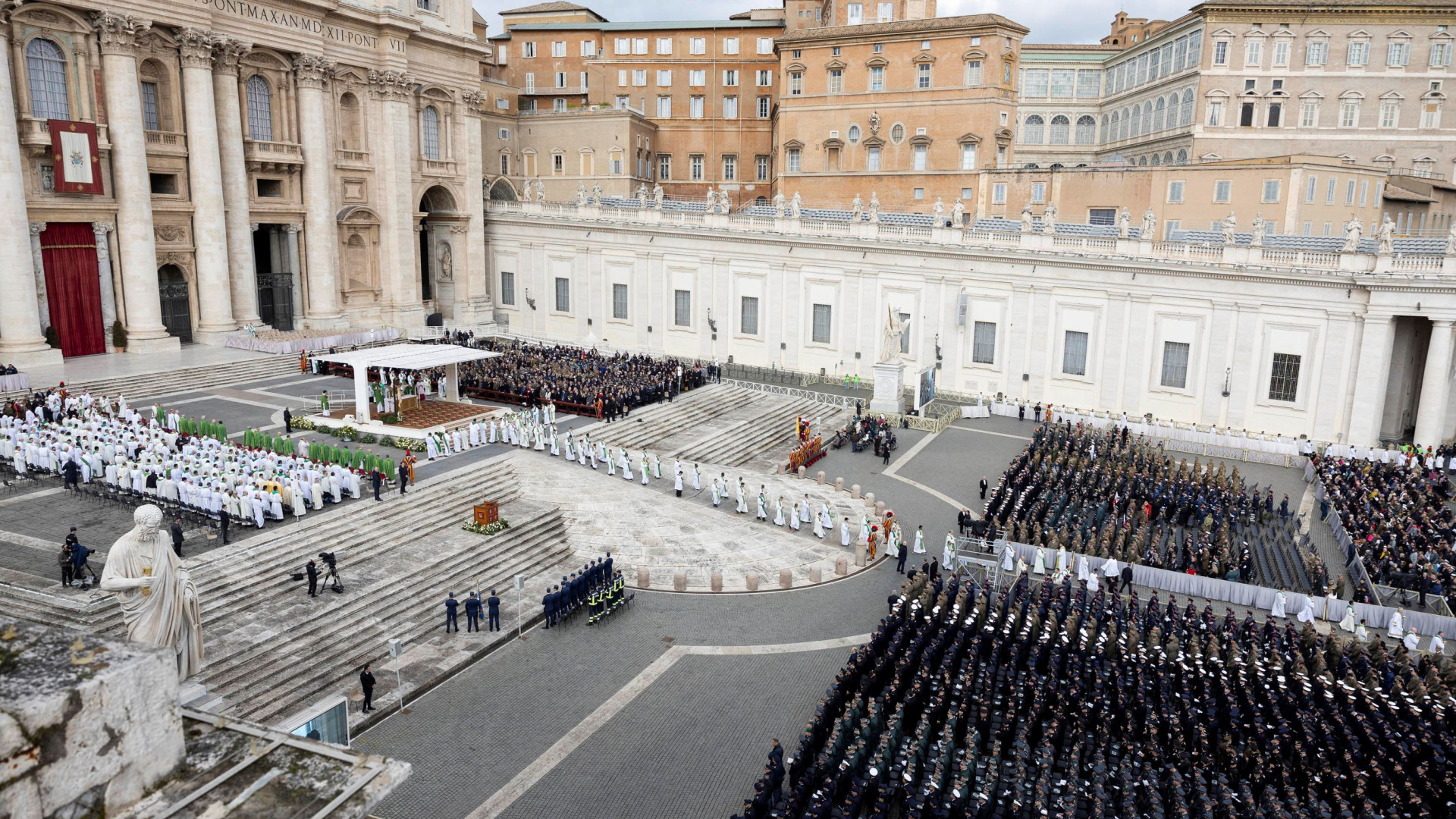 Immagine di Il Papa: «Mai lasciarsi sedurre da spirito di guerra ed armi»